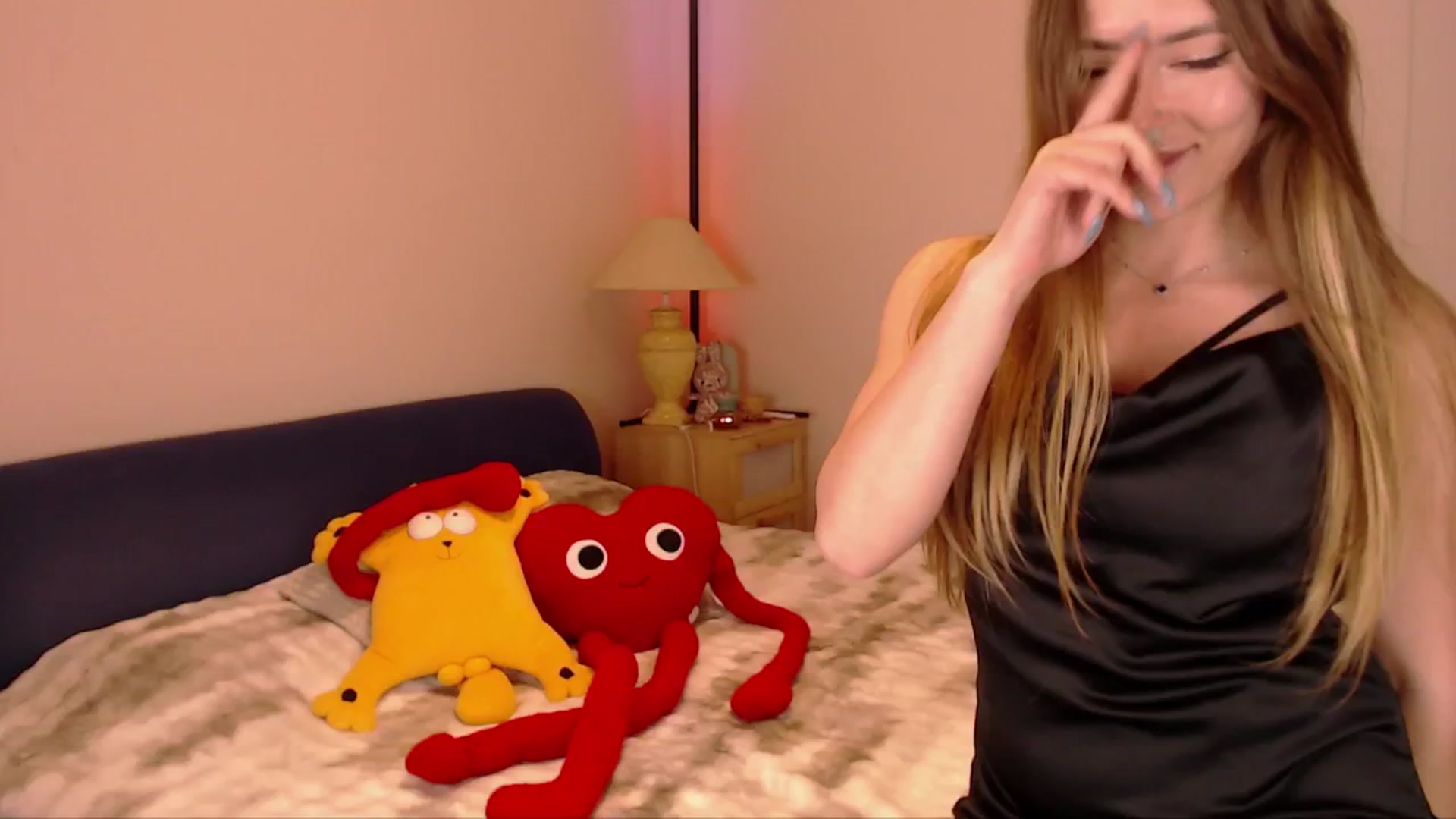 Gallery image thumbnail from SimonsWife's myfreecams stream on, 02/15/2026, 16:06 image 14 of 20
