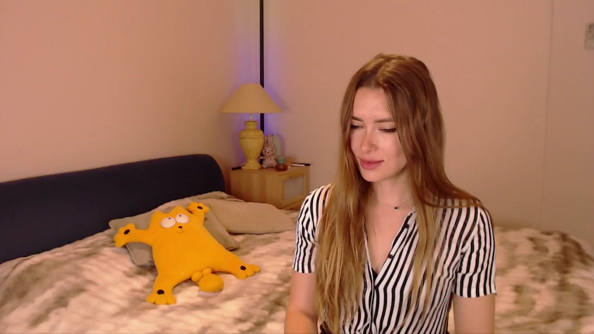 Gallery image thumbnail from SimonsWife's myfreecams stream on, 02/18/2026, 15:00 image 11 of 20