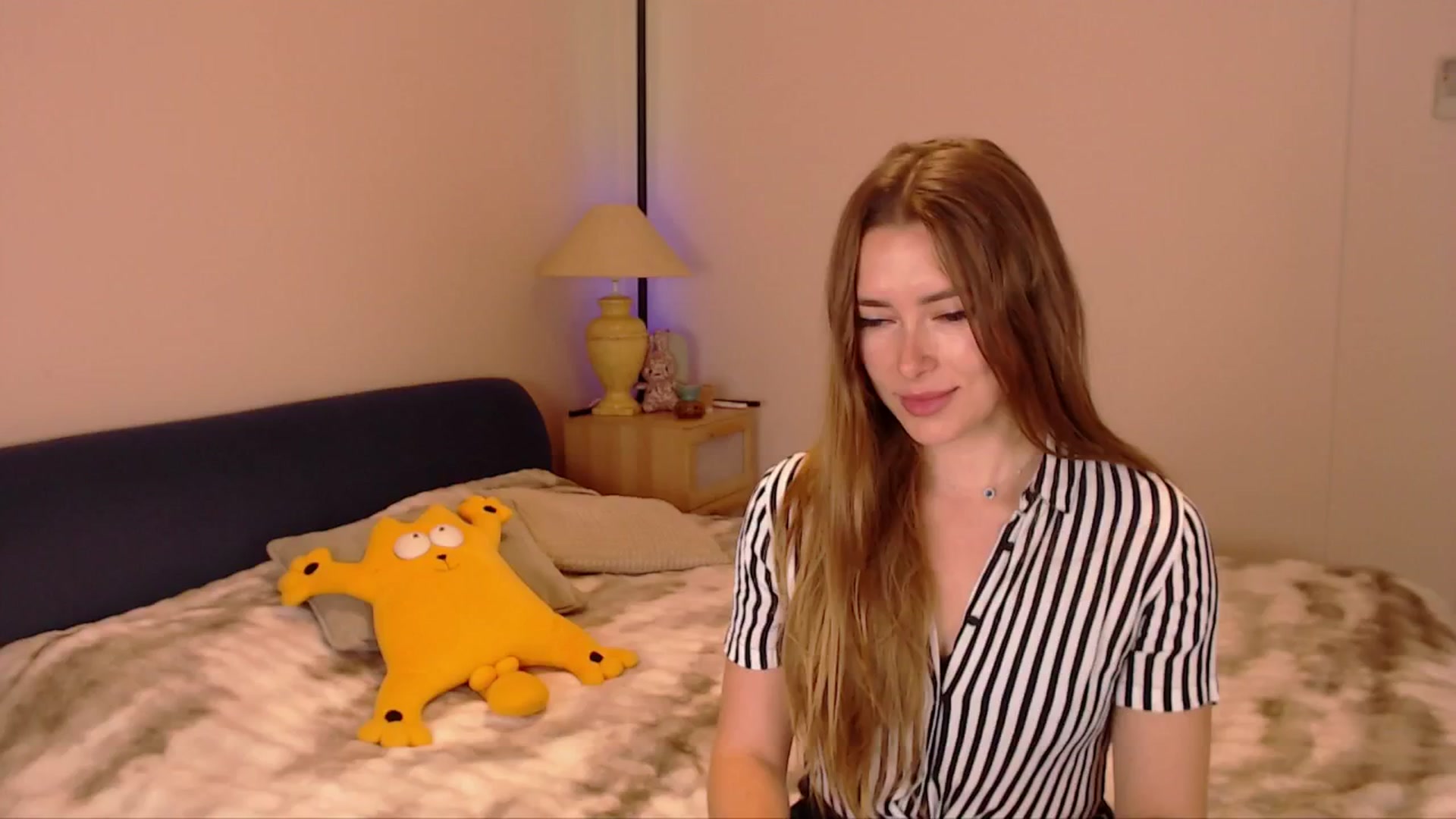 Gallery image thumbnail from SimonsWife's myfreecams stream on, 02/18/2026, 15:00 image 18 of 20