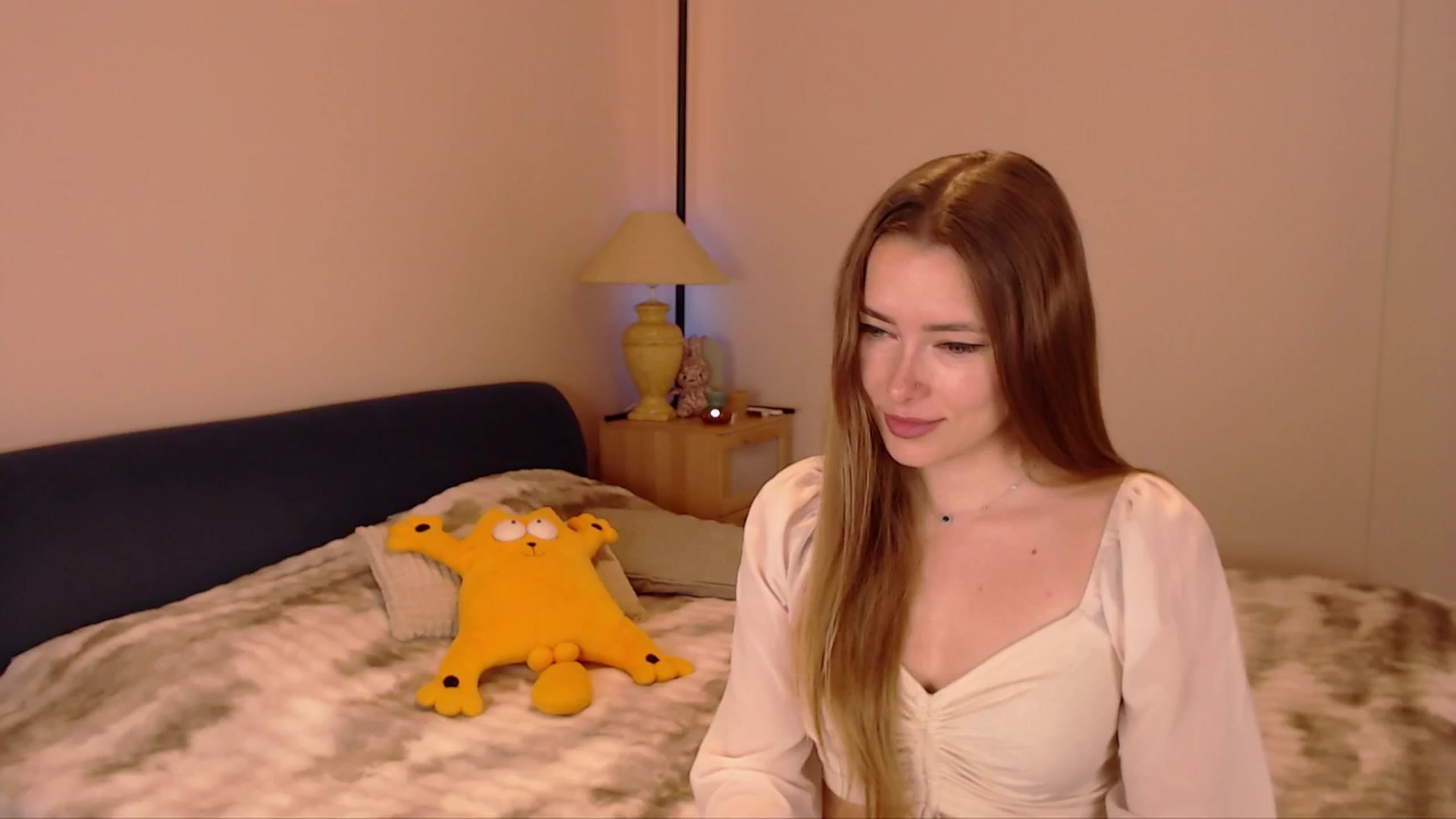 Gallery image thumbnail from SimonsWife's myfreecams stream on, 02/19/2026, 11:26 image 4 of 20