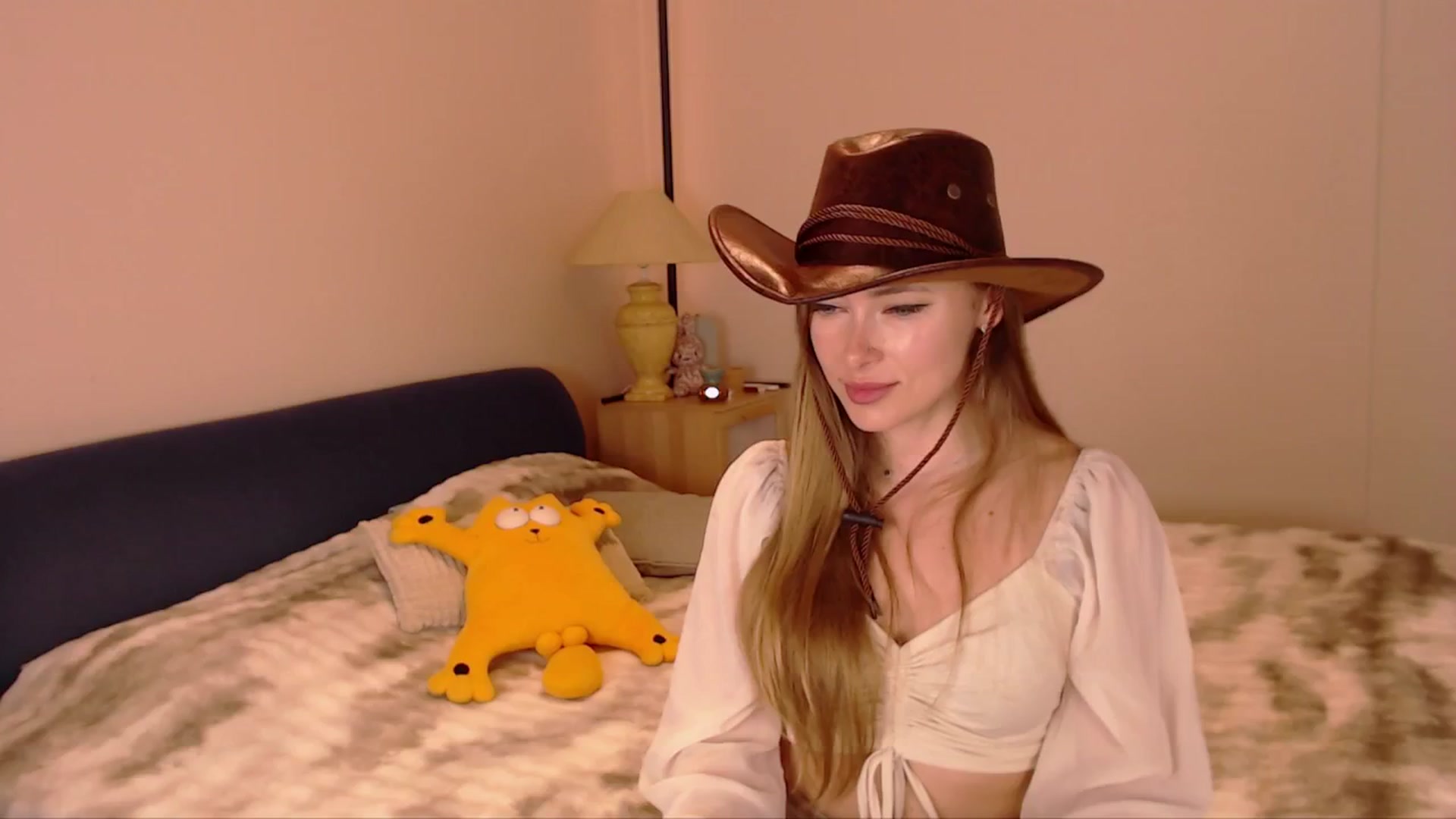 Gallery image thumbnail from SimonsWife's myfreecams stream on, 02/19/2026, 13:26 image 18 of 20