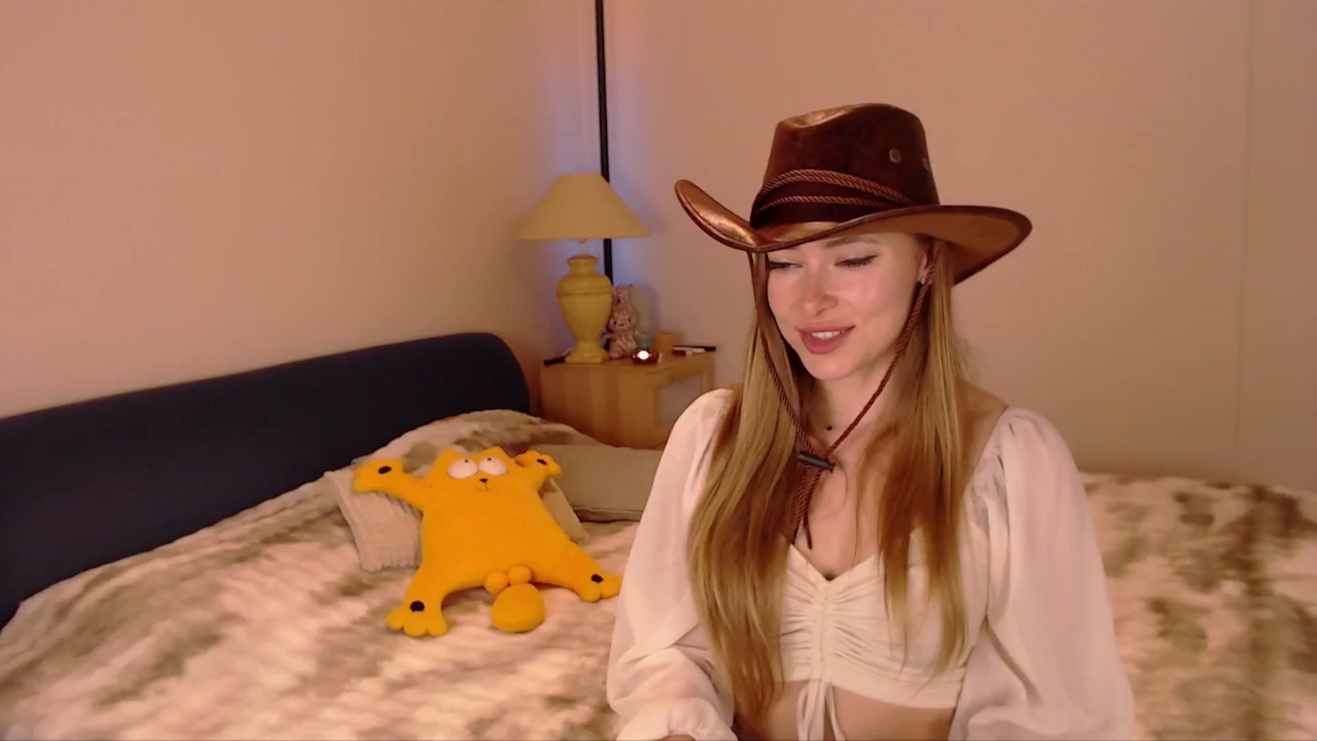 Gallery image thumbnail from SimonsWife's myfreecams stream on, 02/19/2026, 13:26 image 9 of 20