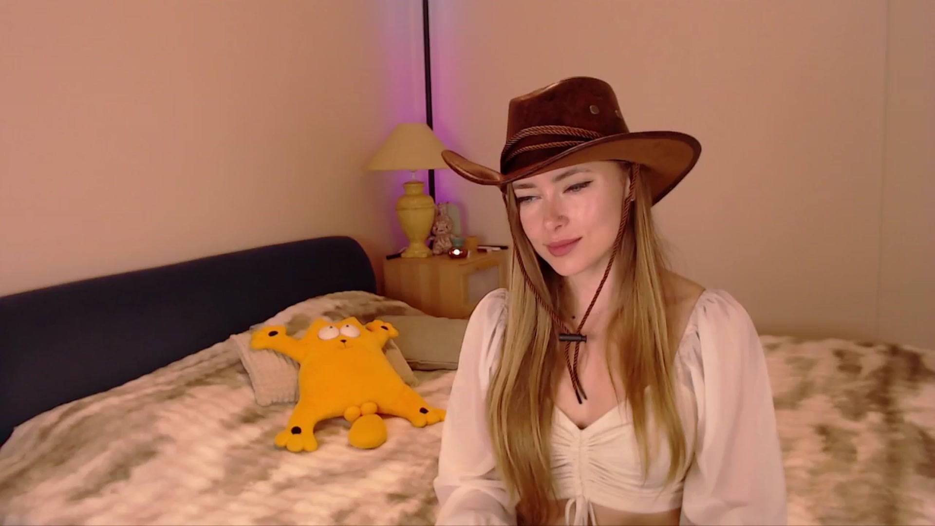 Gallery image thumbnail from SimonsWife's myfreecams stream on, 02/19/2026, 13:26 image 5 of 20
