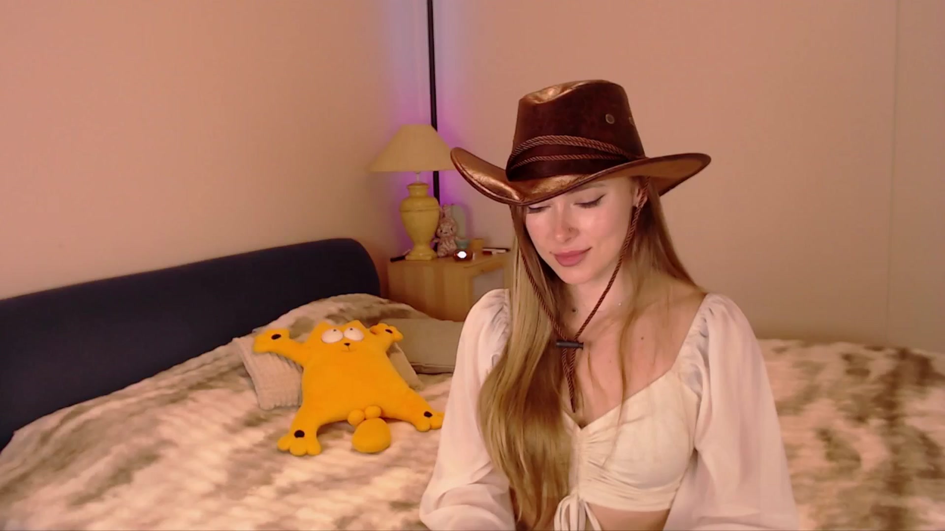 Gallery image thumbnail from SimonsWife's myfreecams stream on, 02/19/2026, 13:26 image 19 of 20