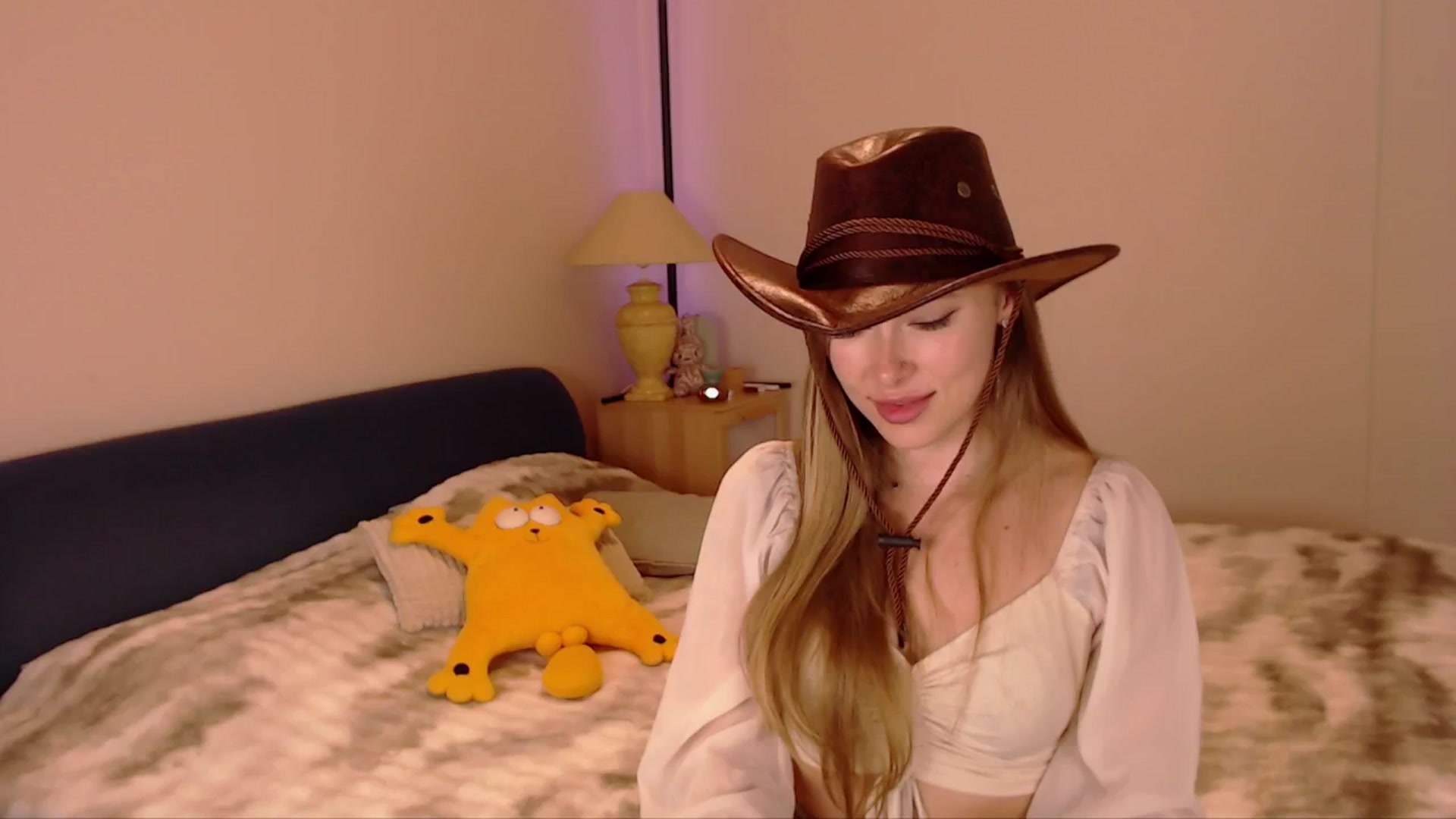 Gallery image thumbnail from SimonsWife's myfreecams stream on, 02/19/2026, 13:26 image 20 of 20