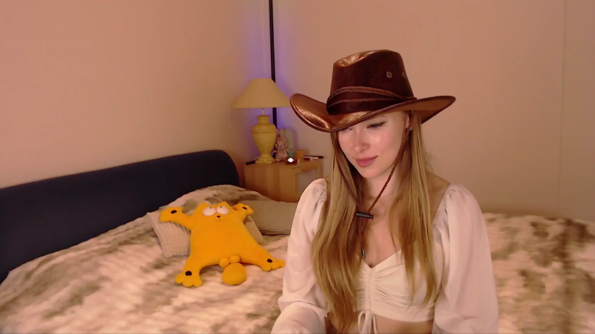 Gallery image thumbnail from SimonsWife's myfreecams stream on, 02/19/2026, 13:26 image 3 of 20