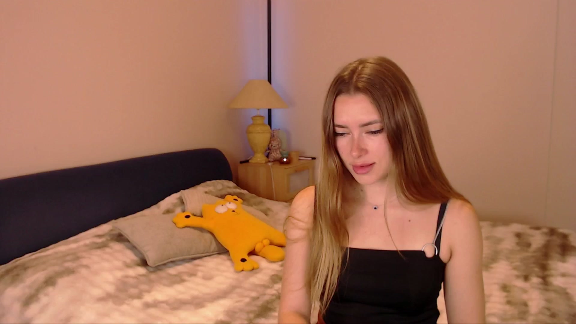 Gallery image thumbnail from SimonsWife's myfreecams stream on, 02/22/2026, 12:20 image 8 of 20