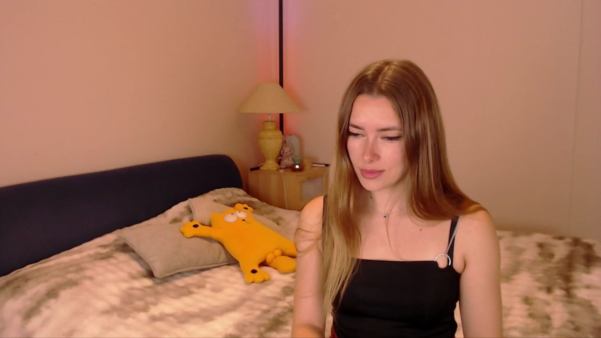 Gallery image thumbnail from SimonsWife's myfreecams stream on, 02/22/2026, 12:20 image 9 of 20