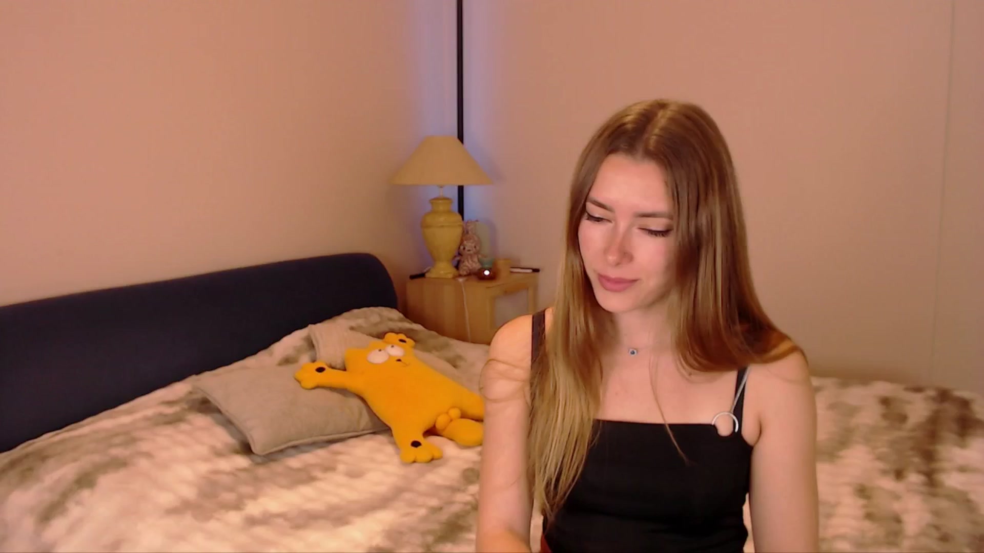 Gallery image thumbnail from SimonsWife's myfreecams stream on, 02/22/2026, 12:20 image 13 of 20