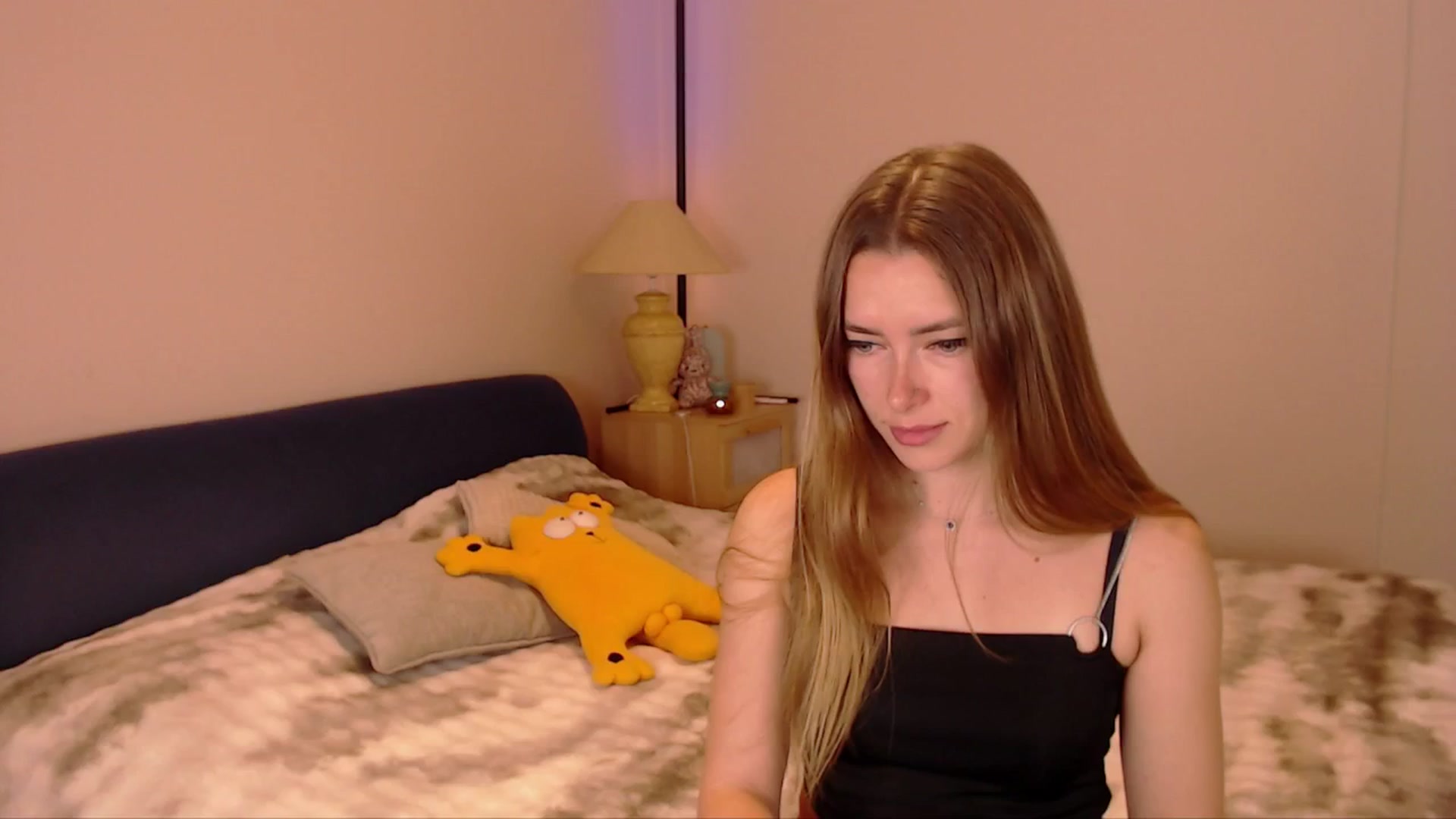Gallery image thumbnail from SimonsWife's myfreecams stream on, 02/22/2026, 12:20 image 10 of 20