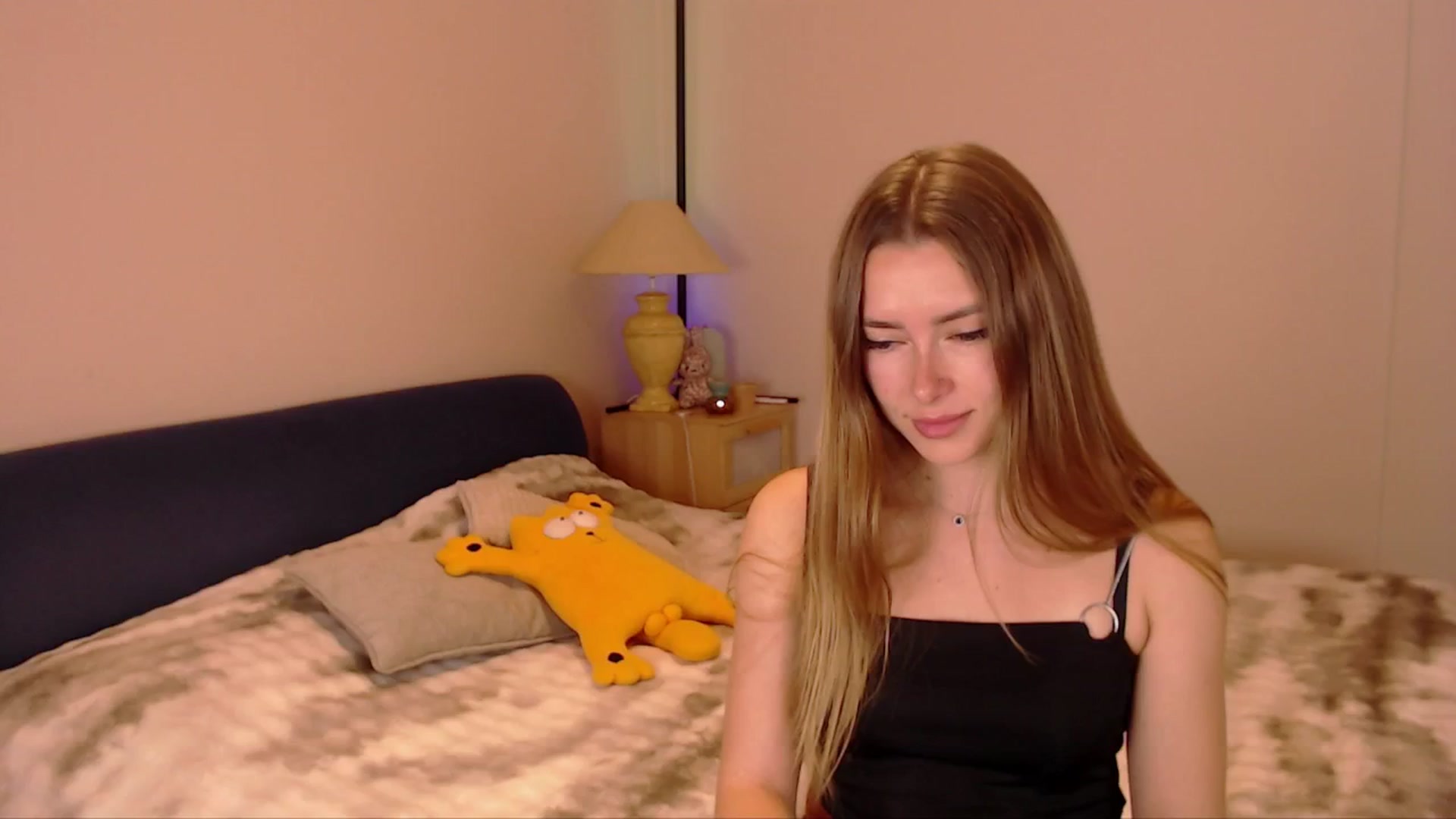 Gallery image thumbnail from SimonsWife's myfreecams stream on, 02/22/2026, 12:20 image 17 of 20