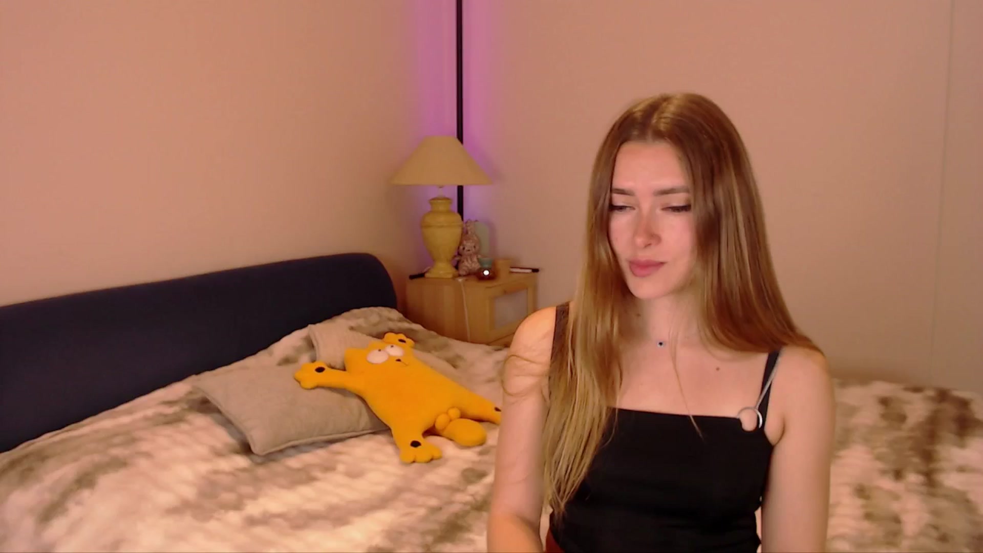Gallery image thumbnail from SimonsWife's myfreecams stream on, 02/22/2026, 12:20 image 11 of 20