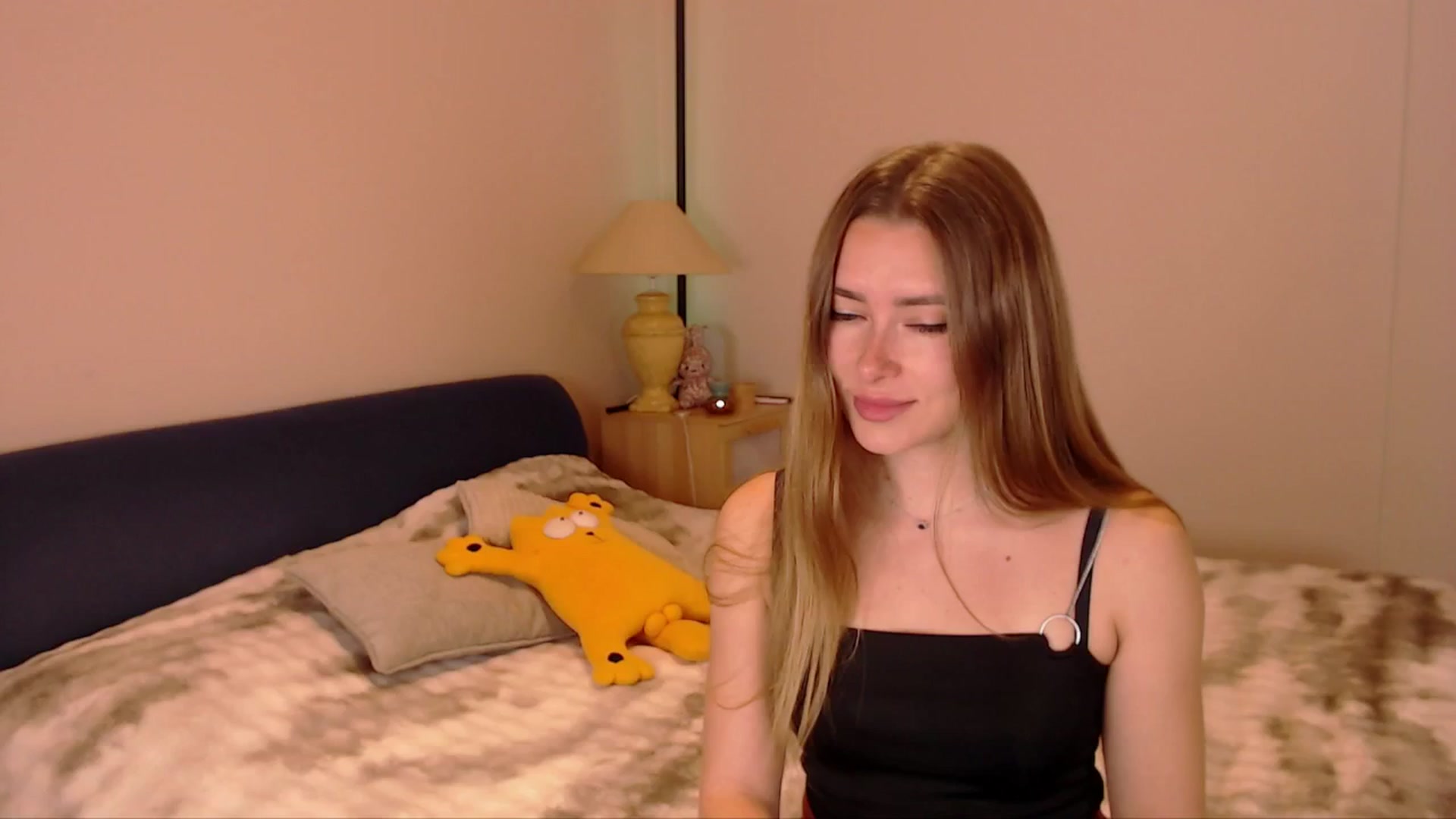 Gallery image thumbnail from SimonsWife's myfreecams stream on, 02/22/2026, 12:20 image 2 of 20