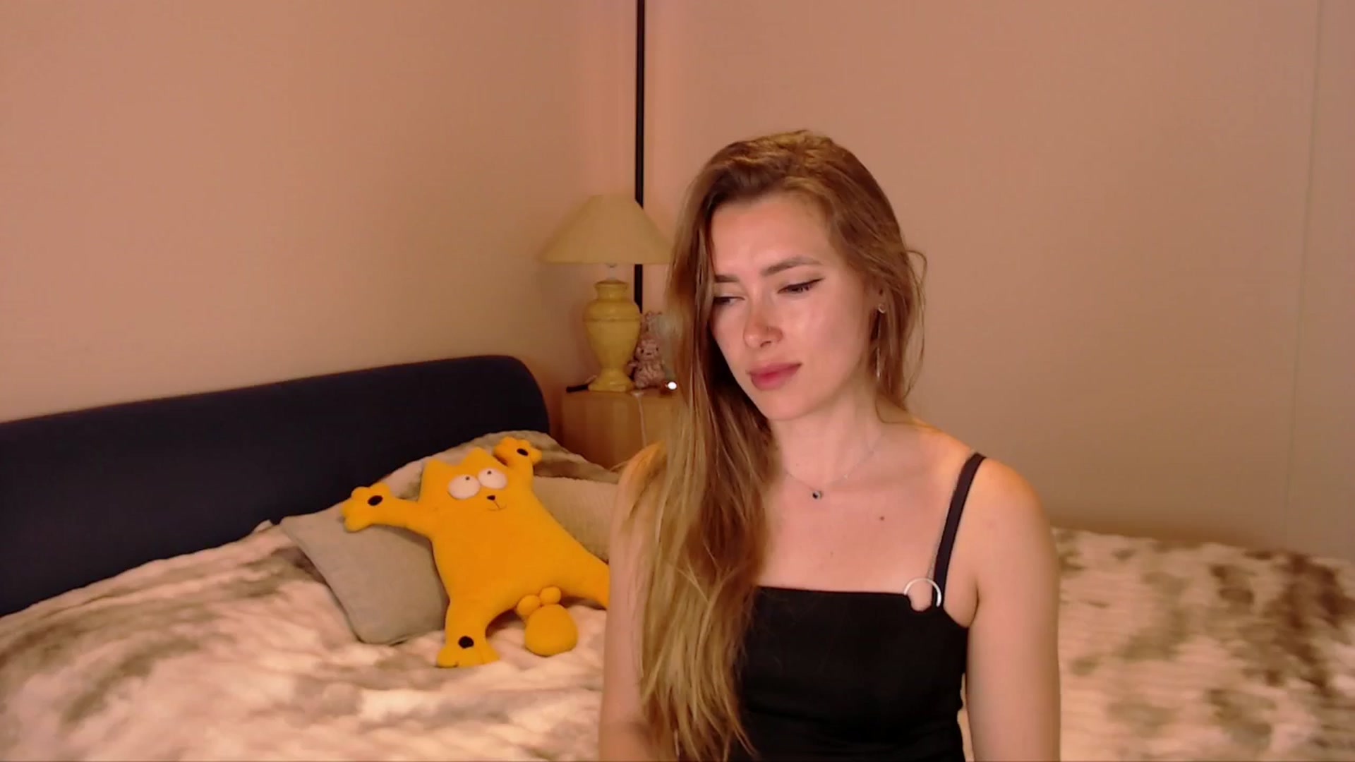 Gallery image thumbnail from SimonsWife's myfreecams stream on, 02/22/2026, 14:39 image 10 of 20
