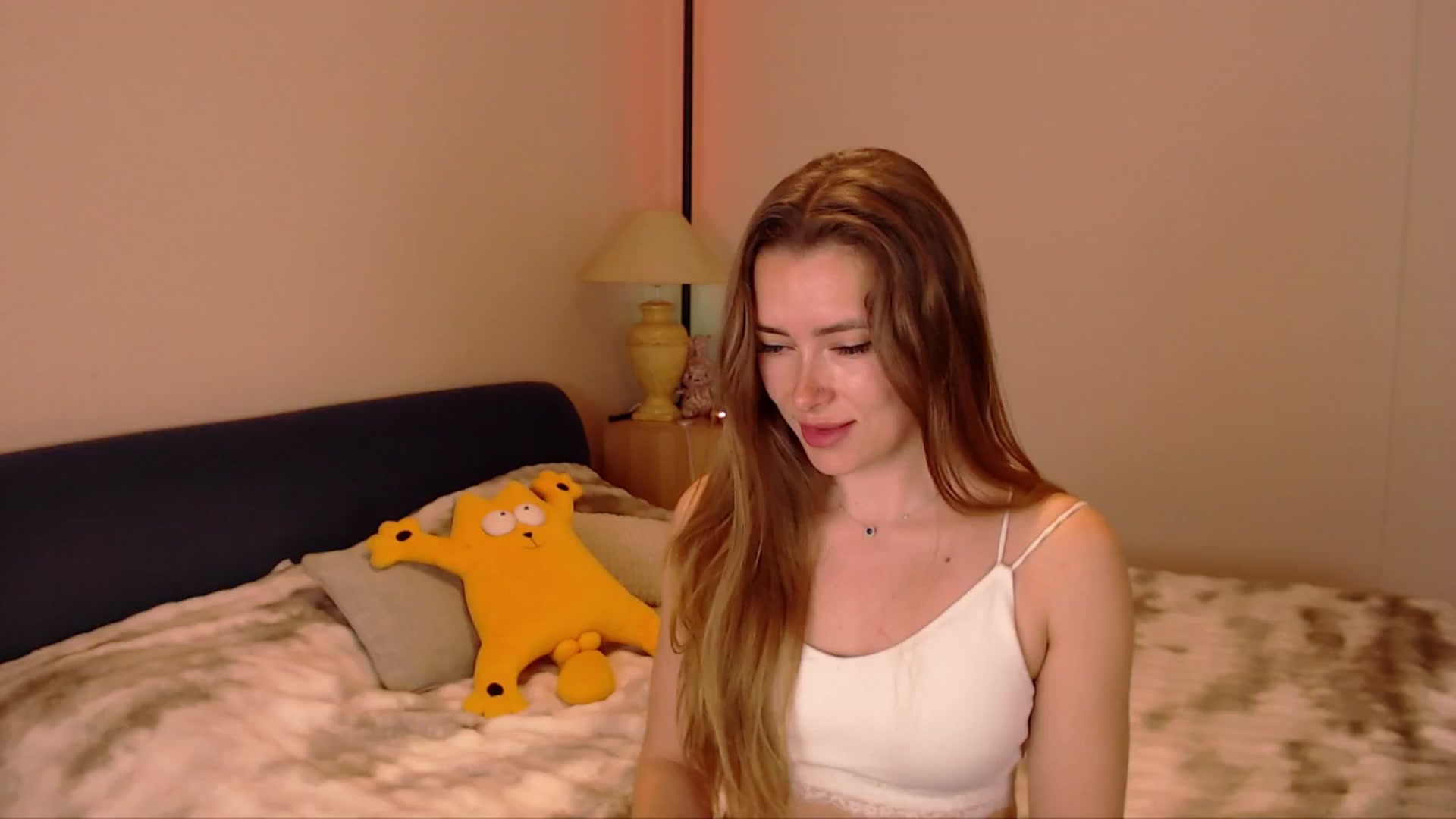 Gallery image thumbnail from SimonsWife's myfreecams stream on, 02/22/2026, 14:39 image 16 of 20