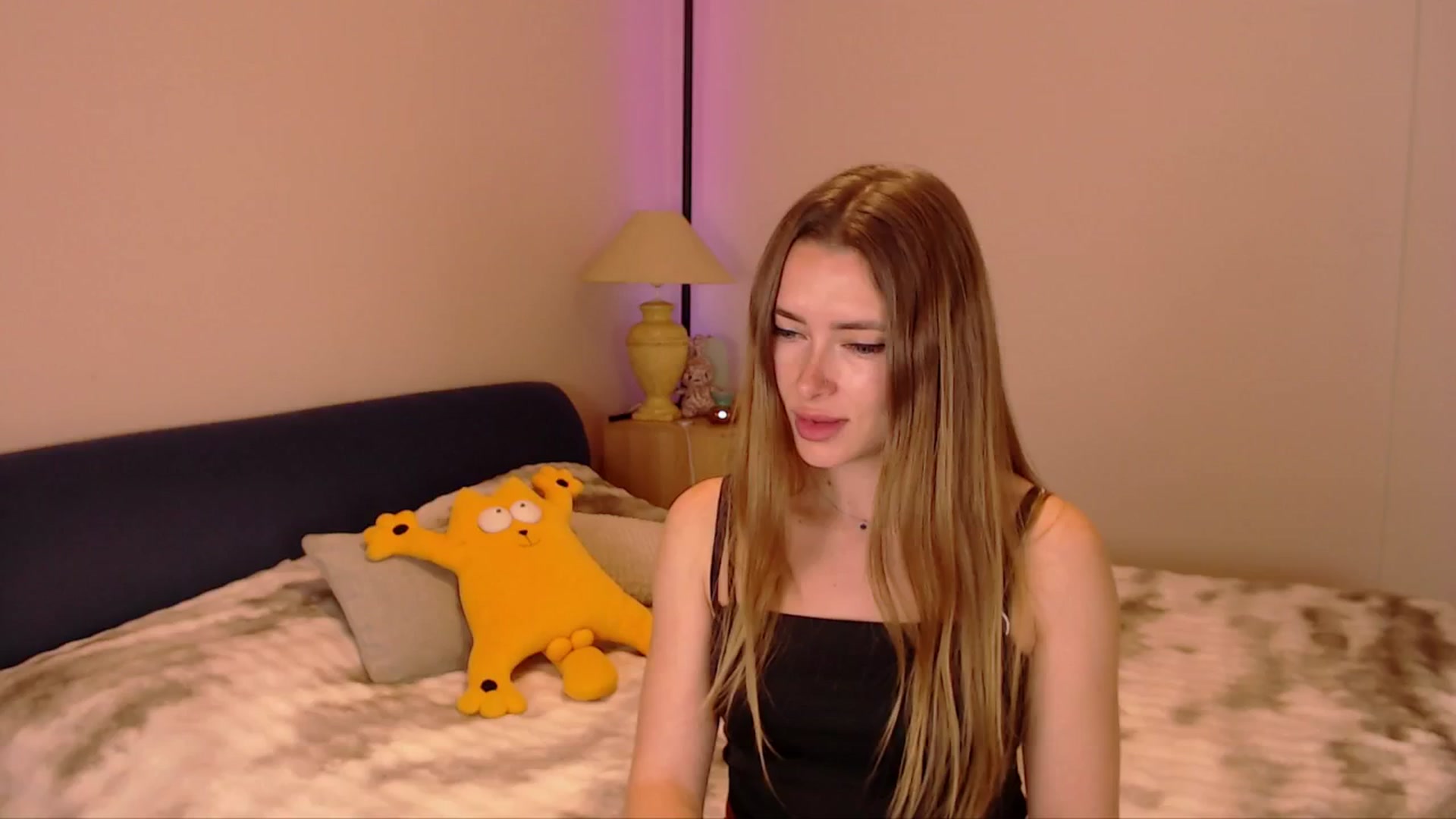 Gallery image thumbnail from SimonsWife's myfreecams stream on, 02/22/2026, 14:39 image 4 of 20