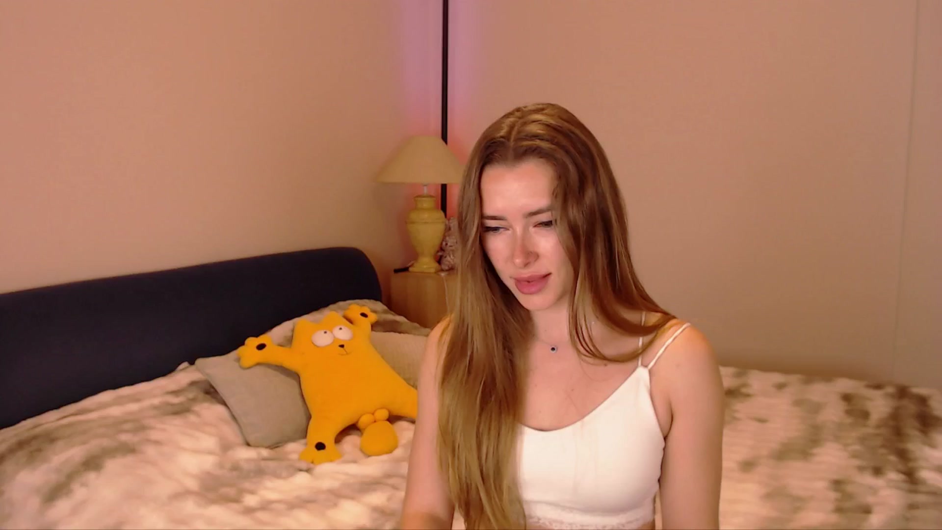 Gallery image thumbnail from SimonsWife's myfreecams stream on, 02/22/2026, 14:39 image 18 of 20