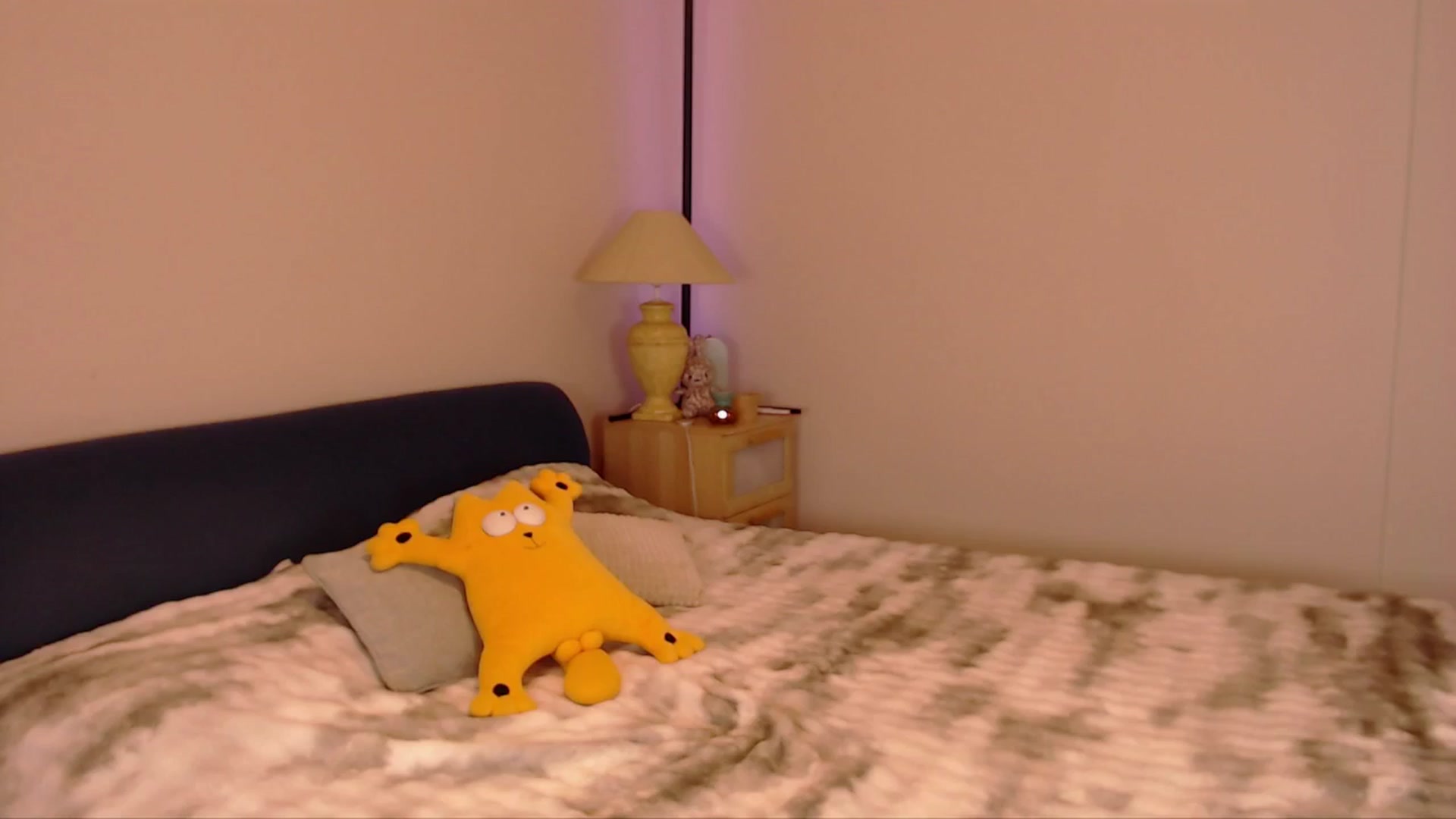 Gallery image thumbnail from SimonsWife's myfreecams stream on, 02/22/2026, 14:39 image 11 of 20