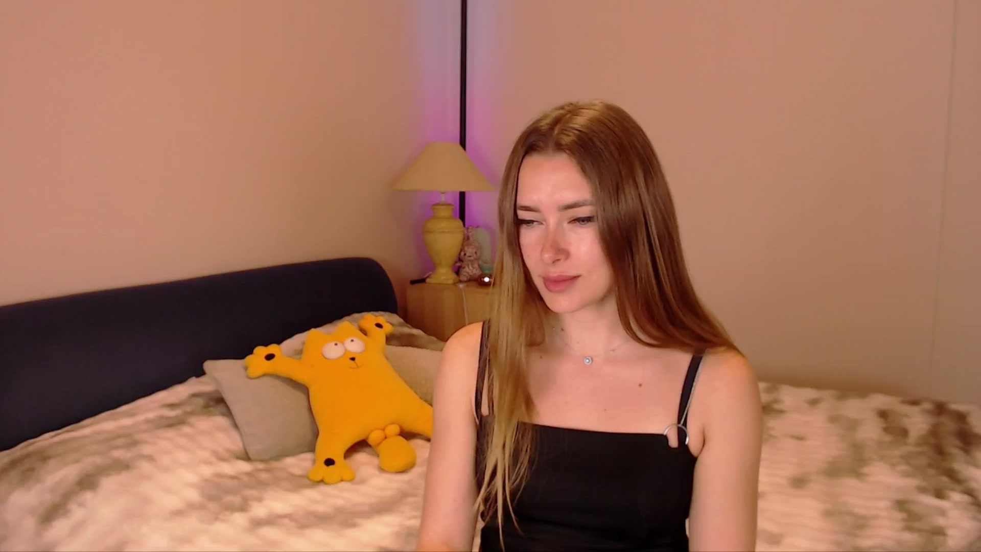 Gallery image thumbnail from SimonsWife's myfreecams stream on, 02/22/2026, 14:39 image 6 of 20
