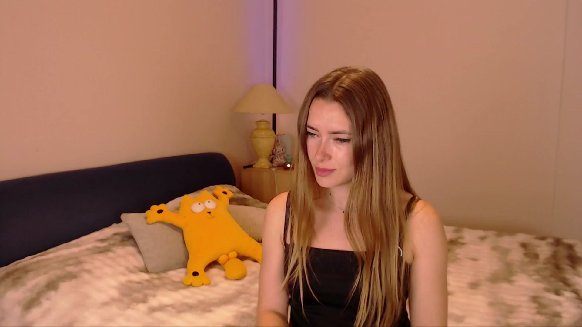 Gallery image thumbnail from SimonsWife's myfreecams stream on, 02/22/2026, 14:39 image 3 of 20