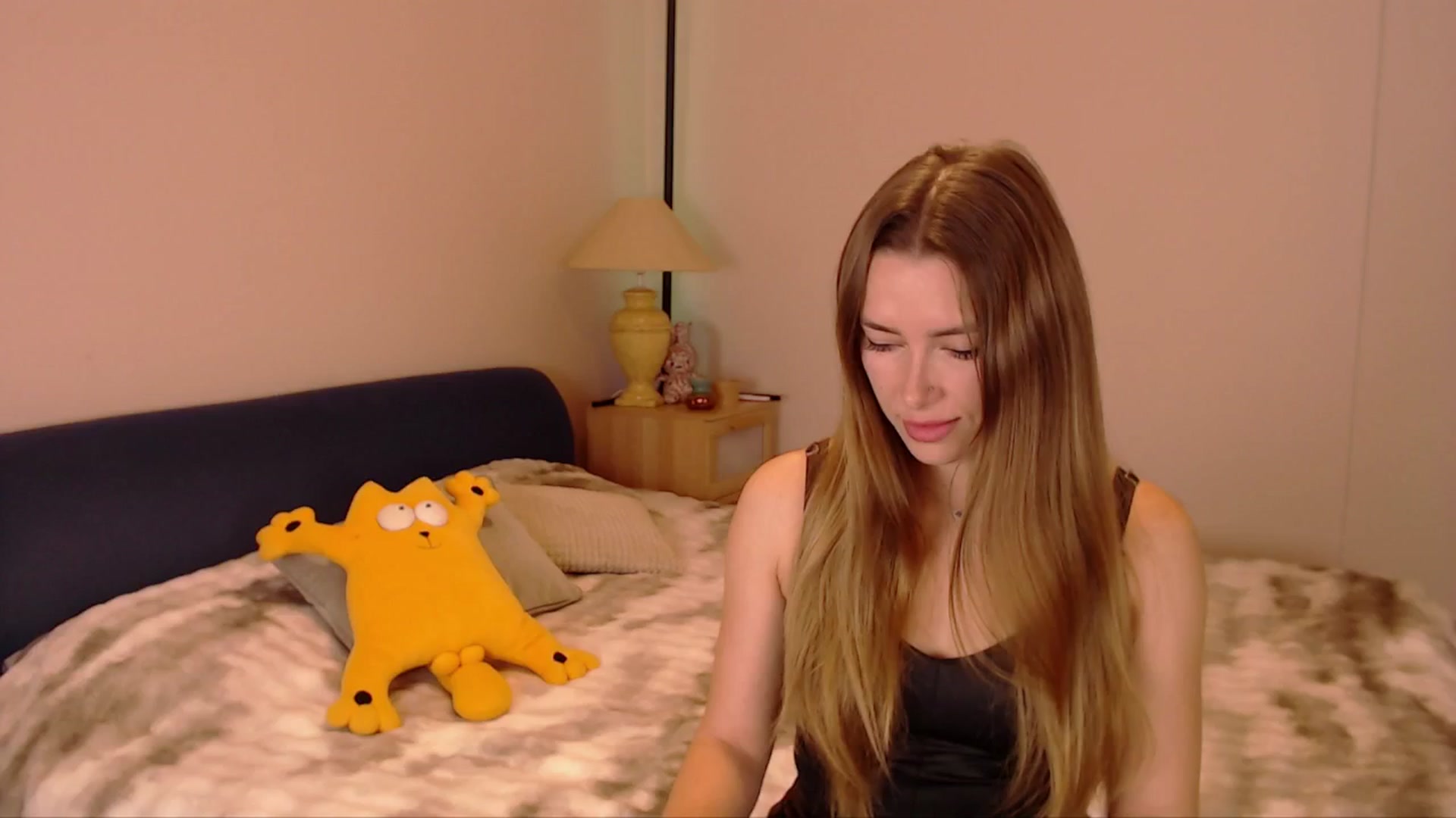 Gallery image thumbnail from SimonsWife's myfreecams stream on, 02/23/2026, 11:34 image 4 of 20