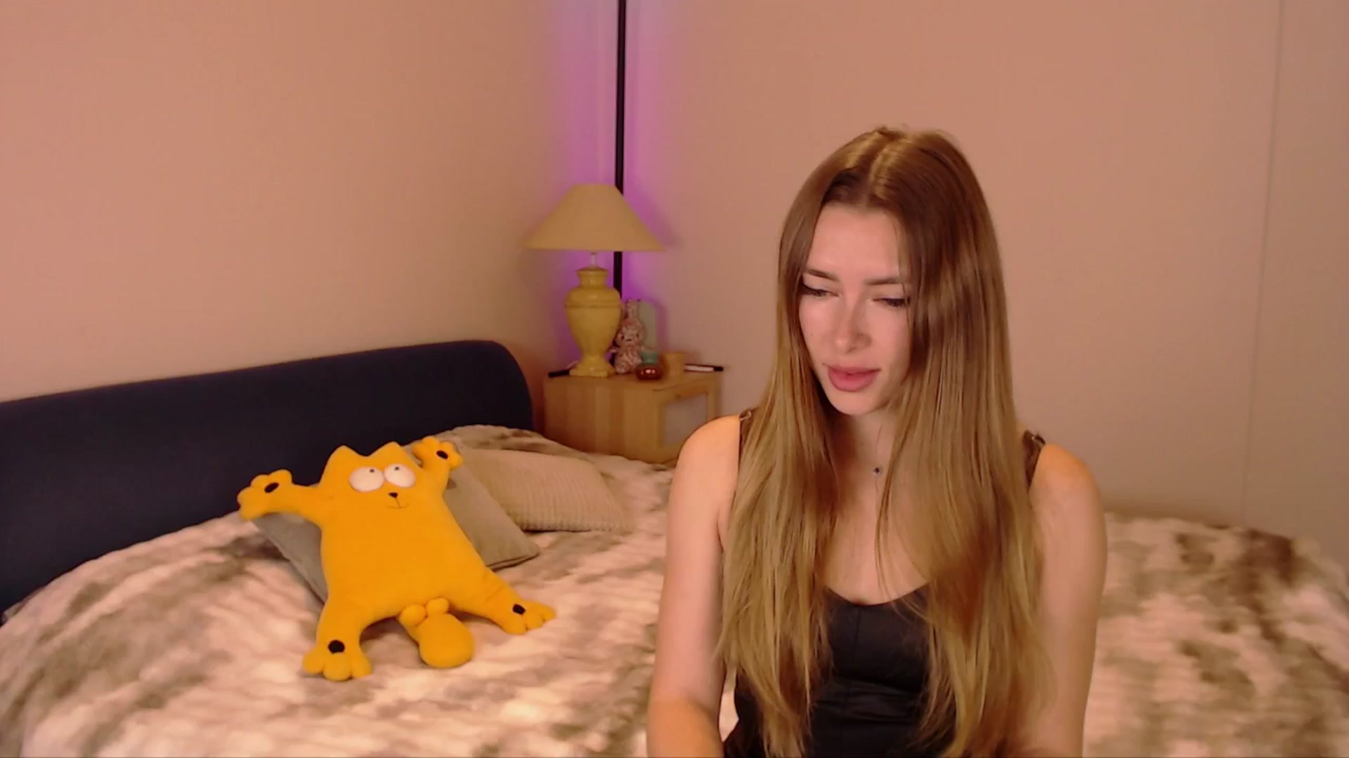 Gallery image thumbnail from SimonsWife's myfreecams stream on, 02/23/2026, 11:34 image 6 of 20
