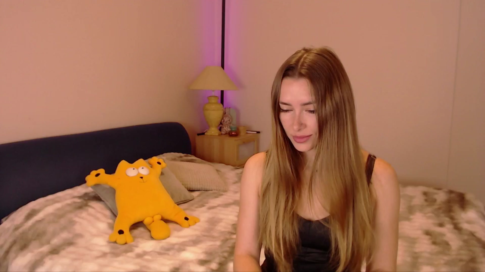 Gallery image thumbnail from SimonsWife's myfreecams stream on, 02/23/2026, 11:34 image 10 of 20
