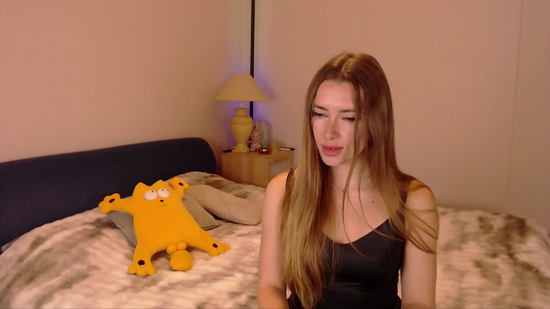Gallery image thumbnail from SimonsWife's myfreecams stream on, 02/23/2026, 14:51 image 12 of 20