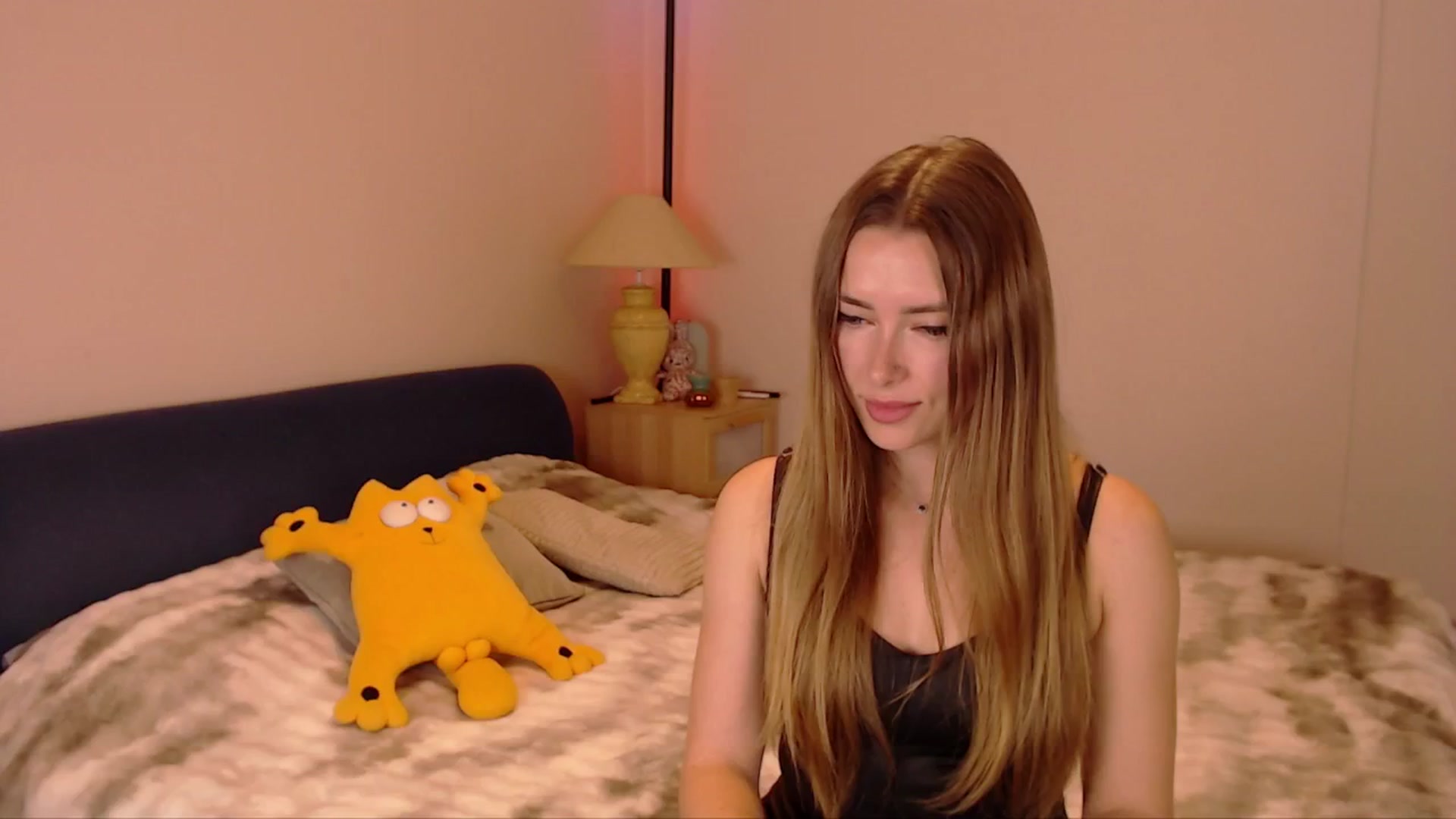 Gallery image thumbnail from SimonsWife's myfreecams stream on, 02/23/2026, 14:51 image 2 of 20