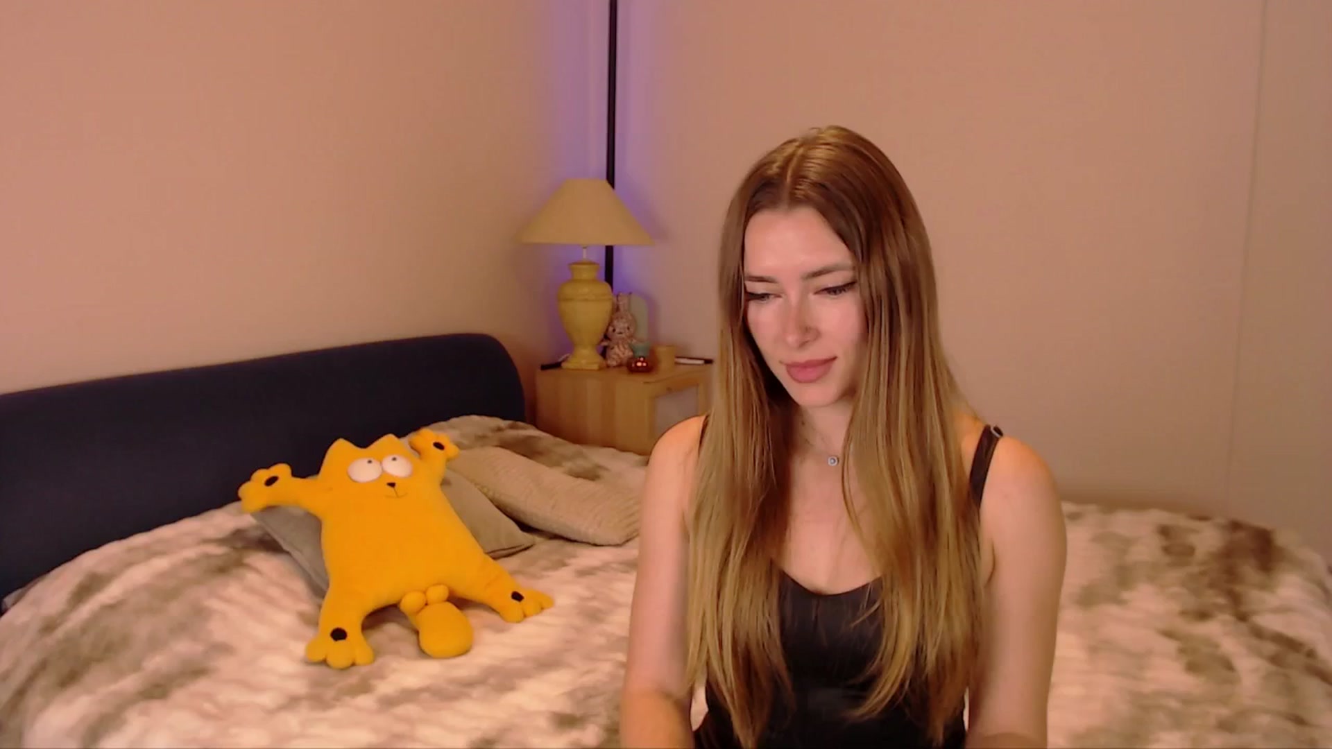 Gallery image thumbnail from SimonsWife's myfreecams stream on, 02/23/2026, 14:51 image 3 of 20