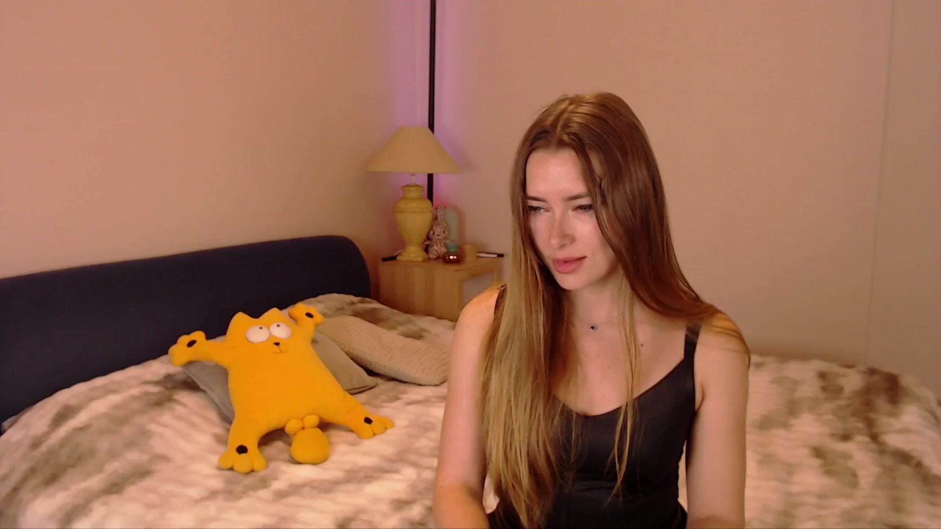 Gallery image thumbnail from SimonsWife's myfreecams stream on, 02/23/2026, 14:51 image 11 of 20