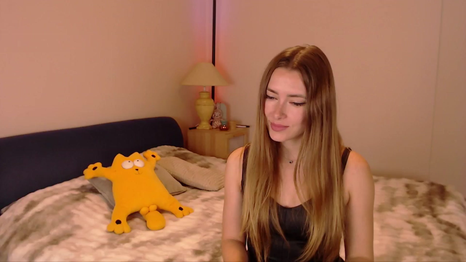 Gallery image thumbnail from SimonsWife's myfreecams stream on, 02/23/2026, 14:51 image 5 of 20