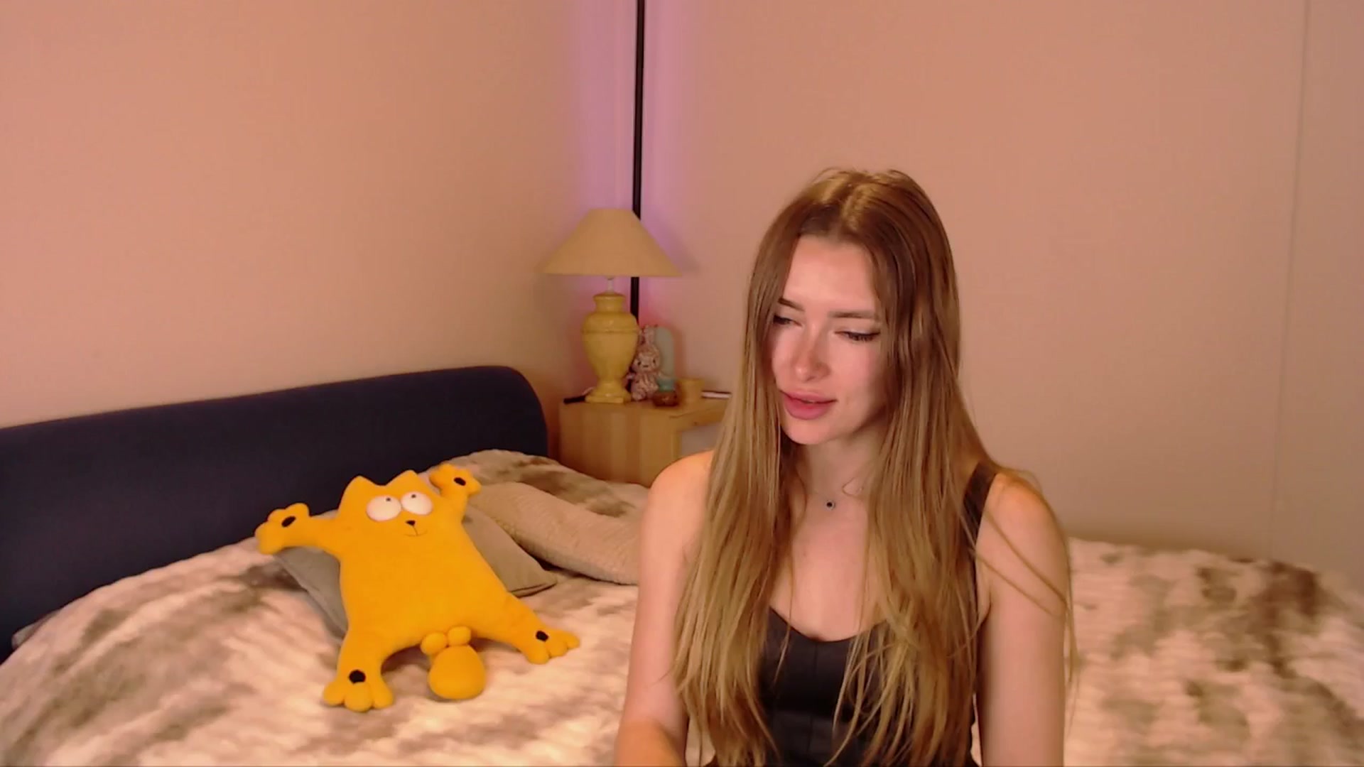Gallery image thumbnail from SimonsWife's myfreecams stream on, 02/23/2026, 16:52 image 11 of 20