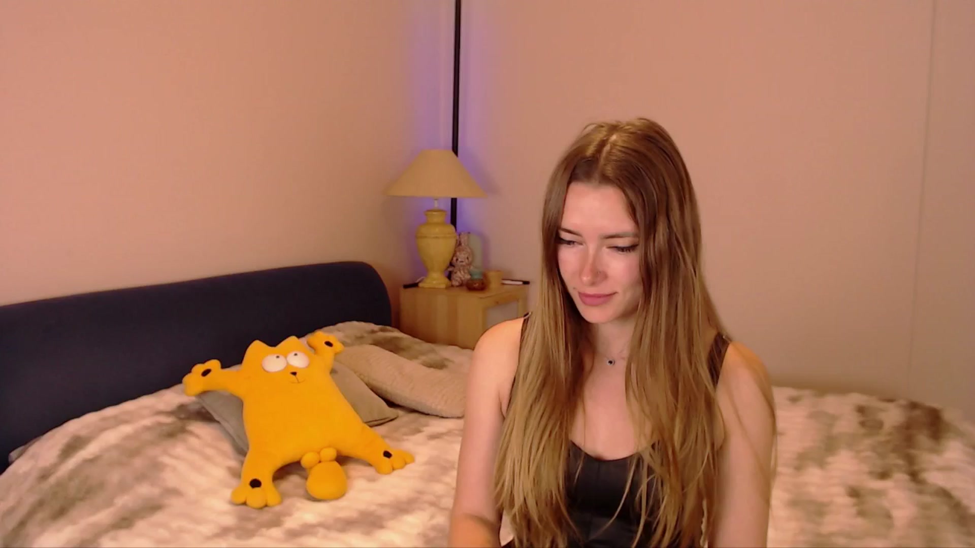 Gallery image thumbnail from SimonsWife's myfreecams stream on, 02/23/2026, 16:52 image 13 of 20