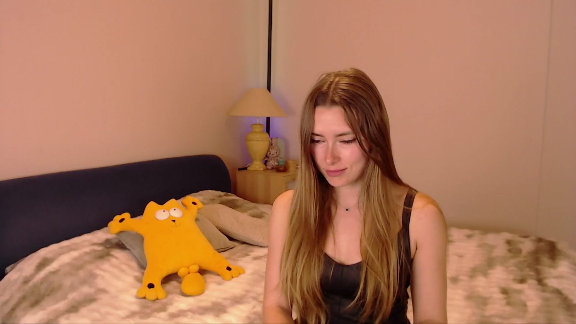 Gallery image thumbnail from SimonsWife's myfreecams stream on, 02/23/2026, 16:52 image 18 of 20