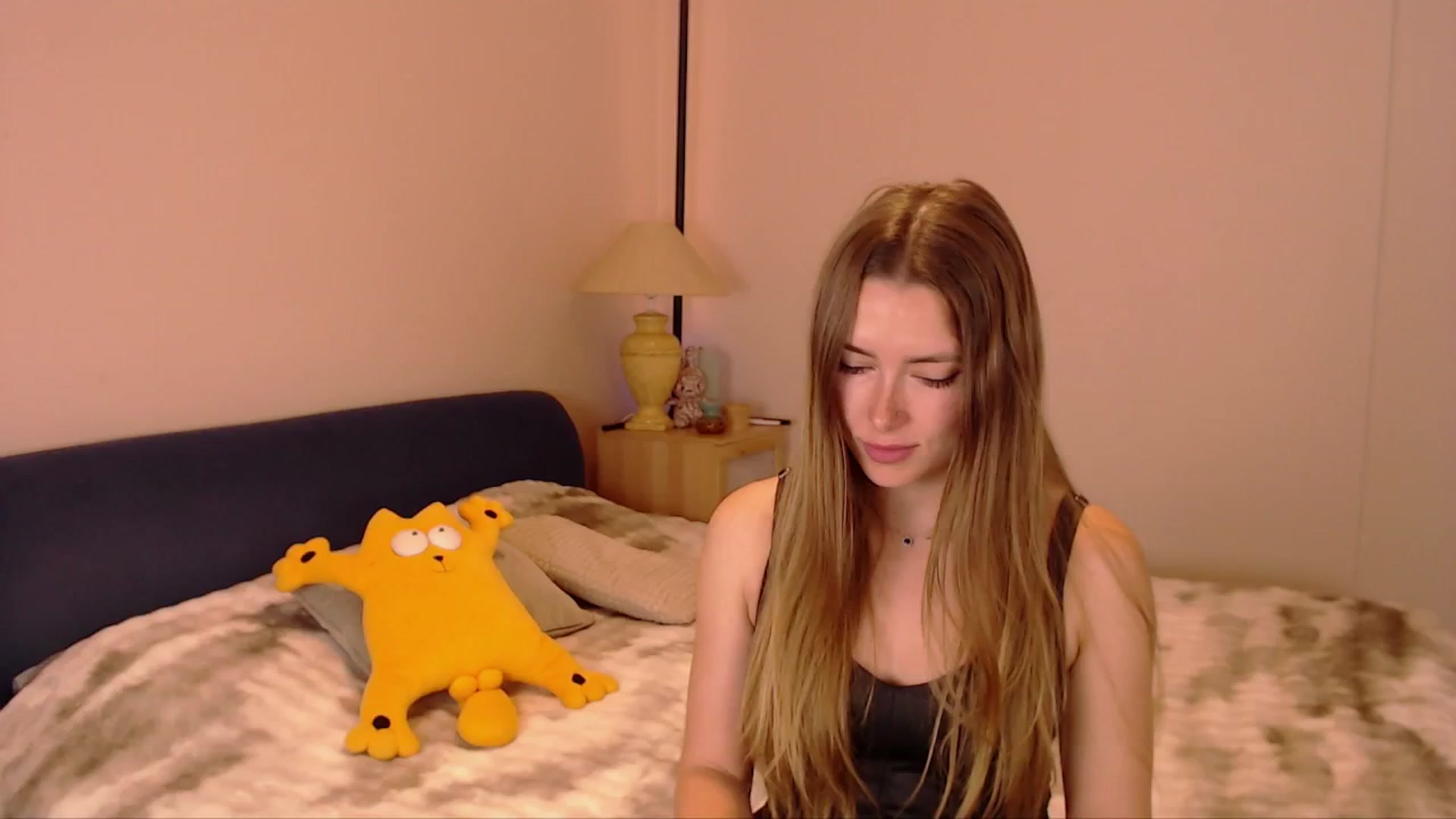 Gallery image thumbnail from SimonsWife's myfreecams stream on, 02/23/2026, 16:52 image 14 of 20