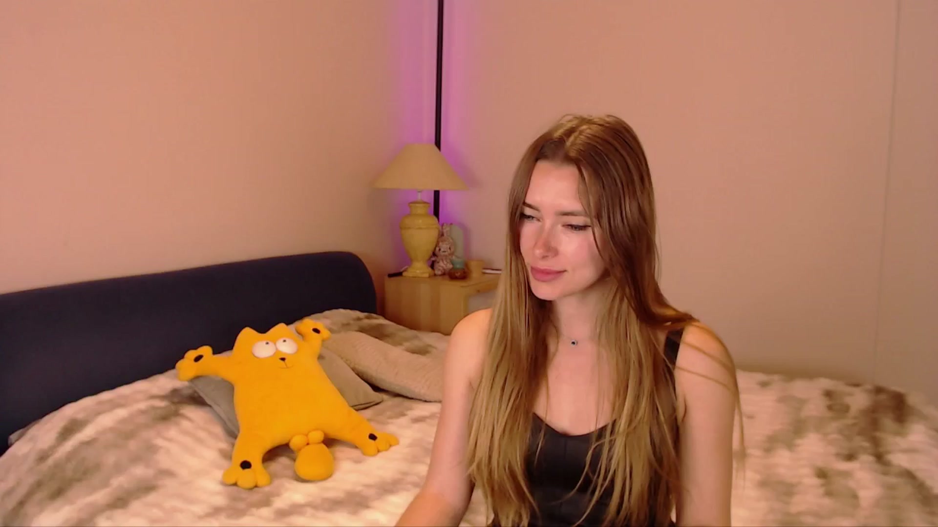Gallery image thumbnail from SimonsWife's myfreecams stream on, 02/23/2026, 16:52 image 10 of 20