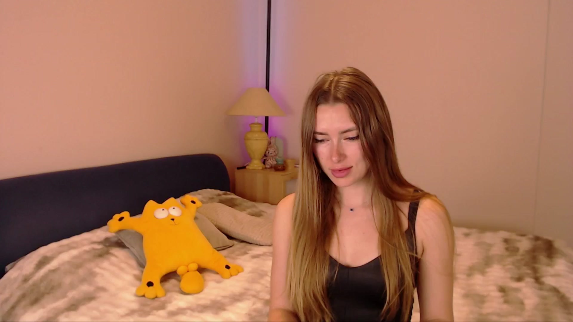 Gallery image thumbnail from SimonsWife's myfreecams stream on, 02/23/2026, 16:52 image 15 of 20