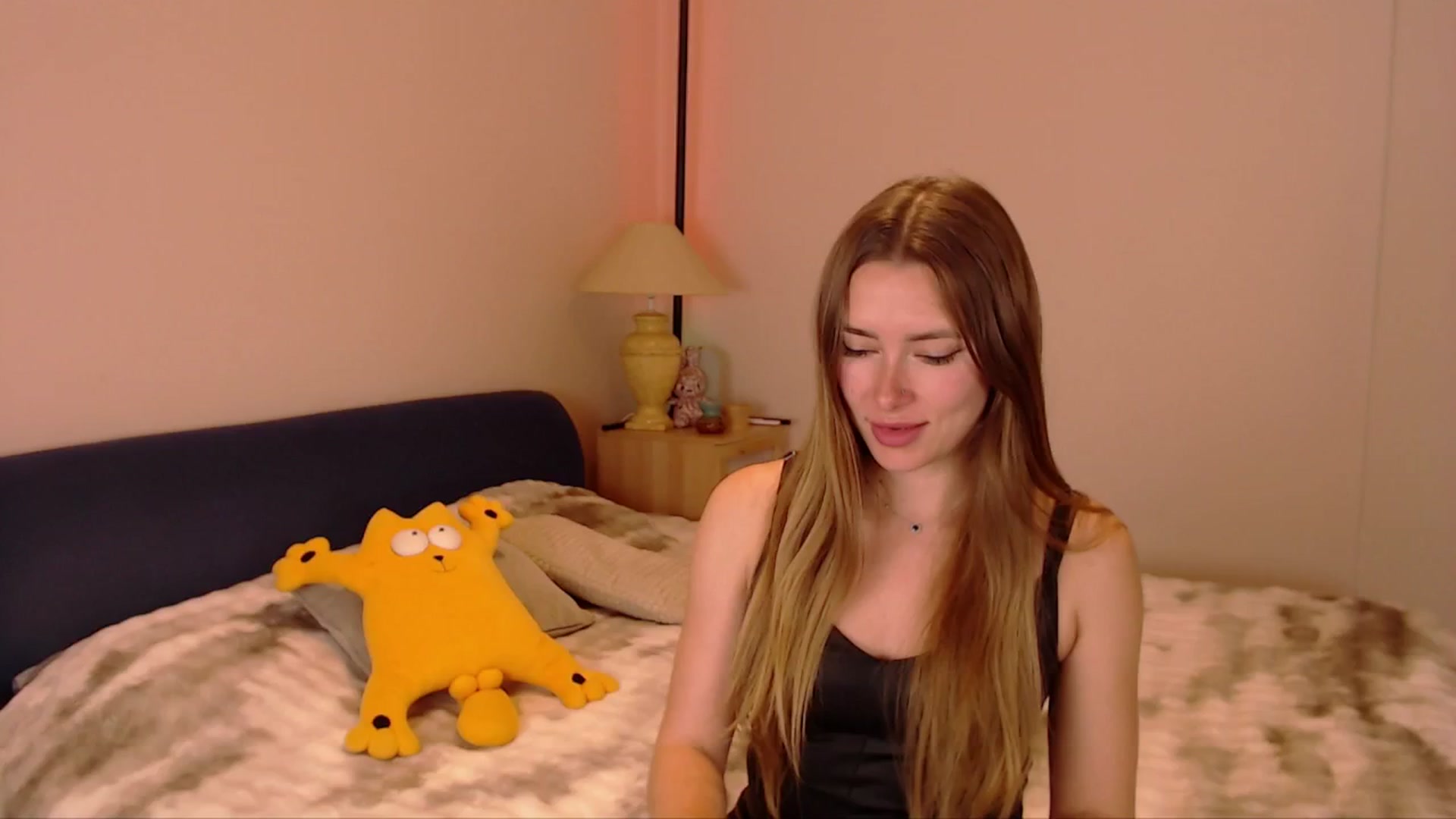 Gallery image thumbnail from SimonsWife's myfreecams stream on, 02/23/2026, 16:52 image 1 of 20