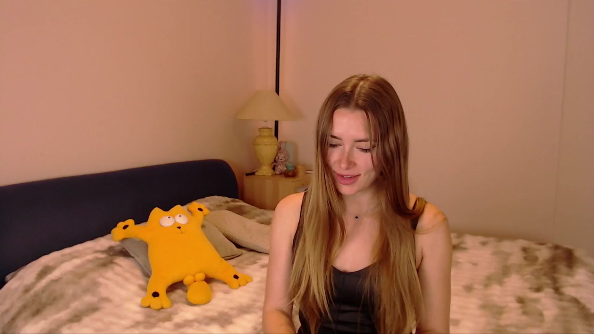 Gallery image thumbnail from SimonsWife's myfreecams stream on, 02/23/2026, 16:52 image 3 of 20