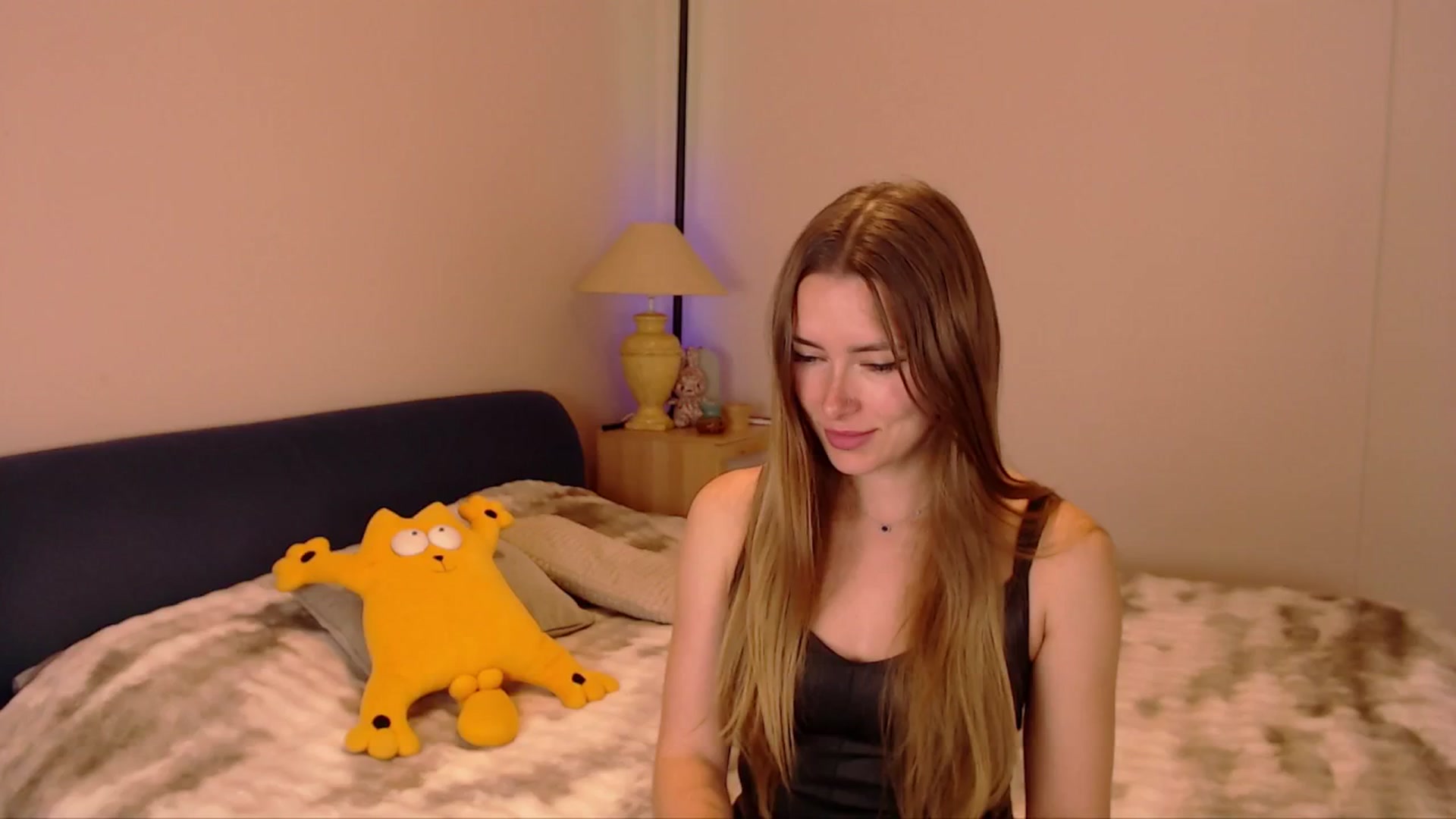 Gallery image thumbnail from SimonsWife's myfreecams stream on, 02/23/2026, 16:52 image 2 of 20