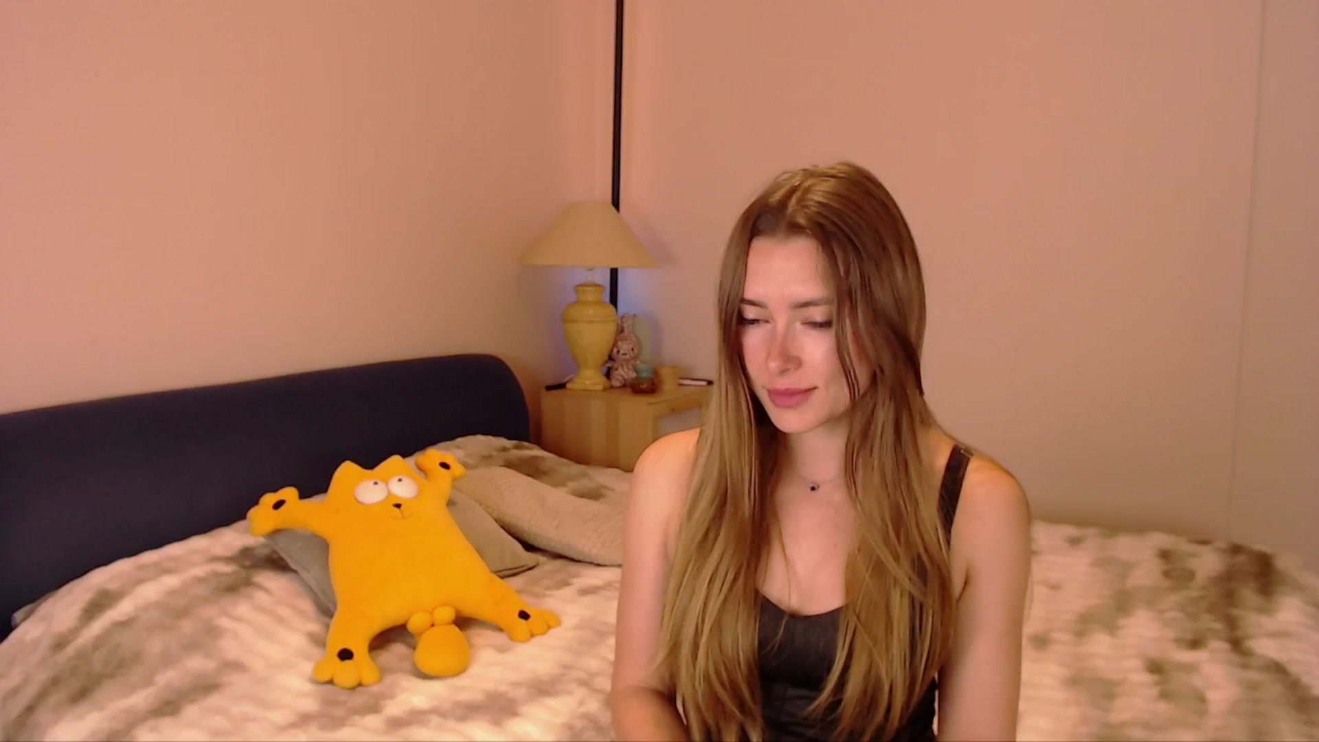 Gallery image thumbnail from SimonsWife's myfreecams stream on, 02/23/2026, 17:03 image 3 of 20