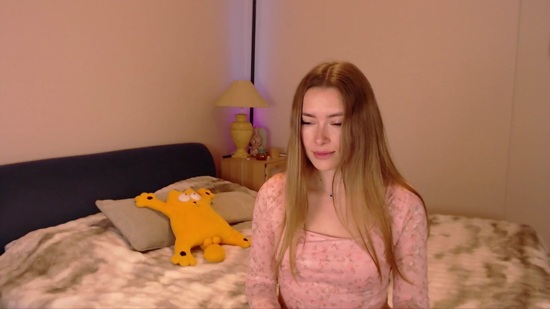 Gallery image thumbnail from SimonsWife's myfreecams stream on, 02/26/2026, 12:55 image 15 of 20