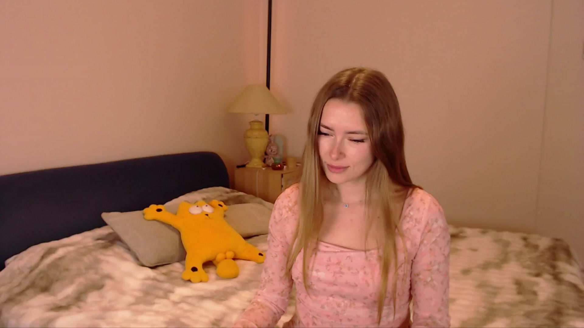 Gallery image thumbnail from SimonsWife's myfreecams stream on, 02/26/2026, 12:55 image 17 of 20