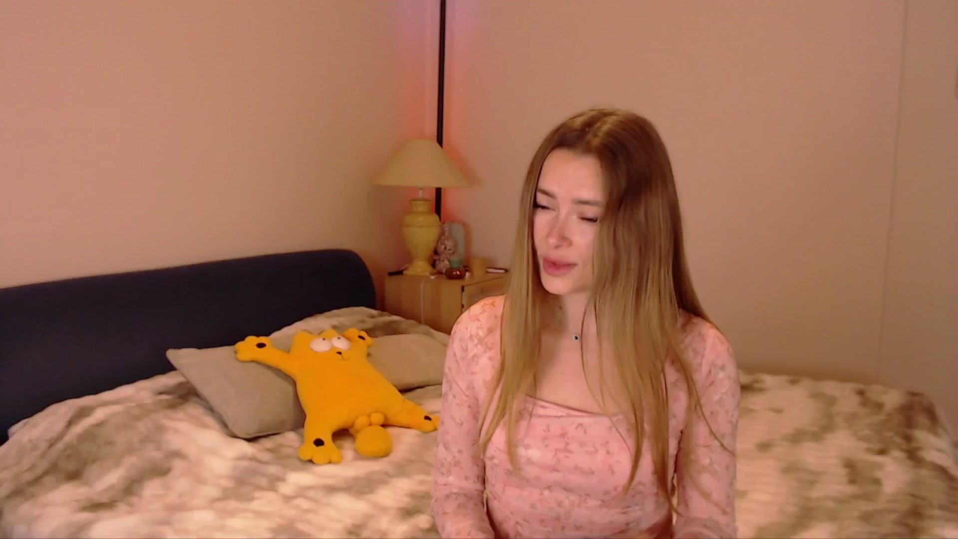 Gallery image thumbnail from SimonsWife's myfreecams stream on, 02/26/2026, 12:55 image 16 of 20