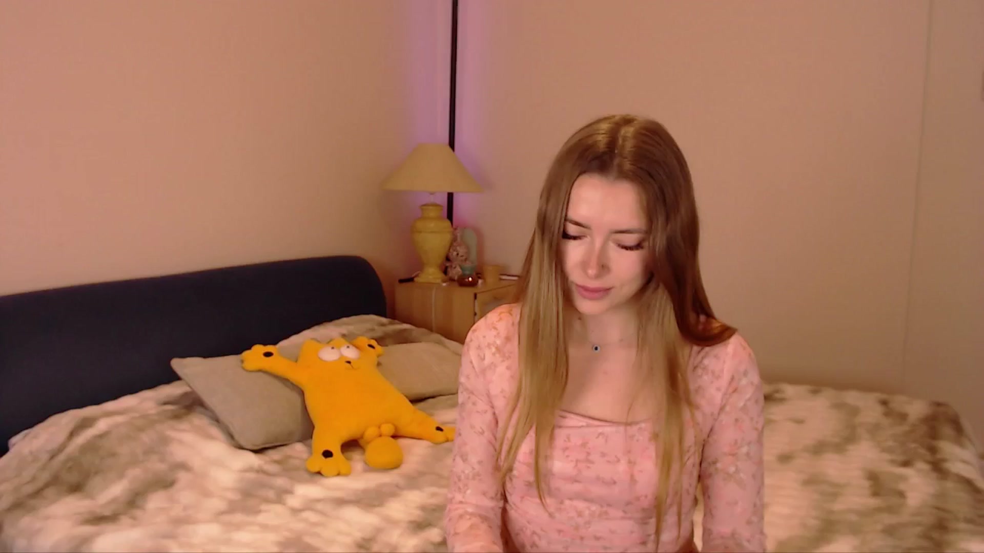 Gallery image thumbnail from SimonsWife's myfreecams stream on, 02/26/2026, 12:55 image 18 of 20