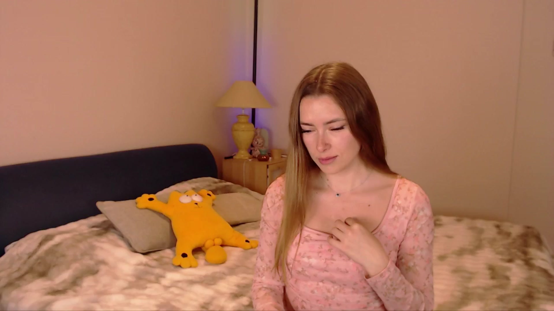 Gallery image thumbnail from SimonsWife's myfreecams stream on, 02/26/2026, 12:55 image 12 of 20