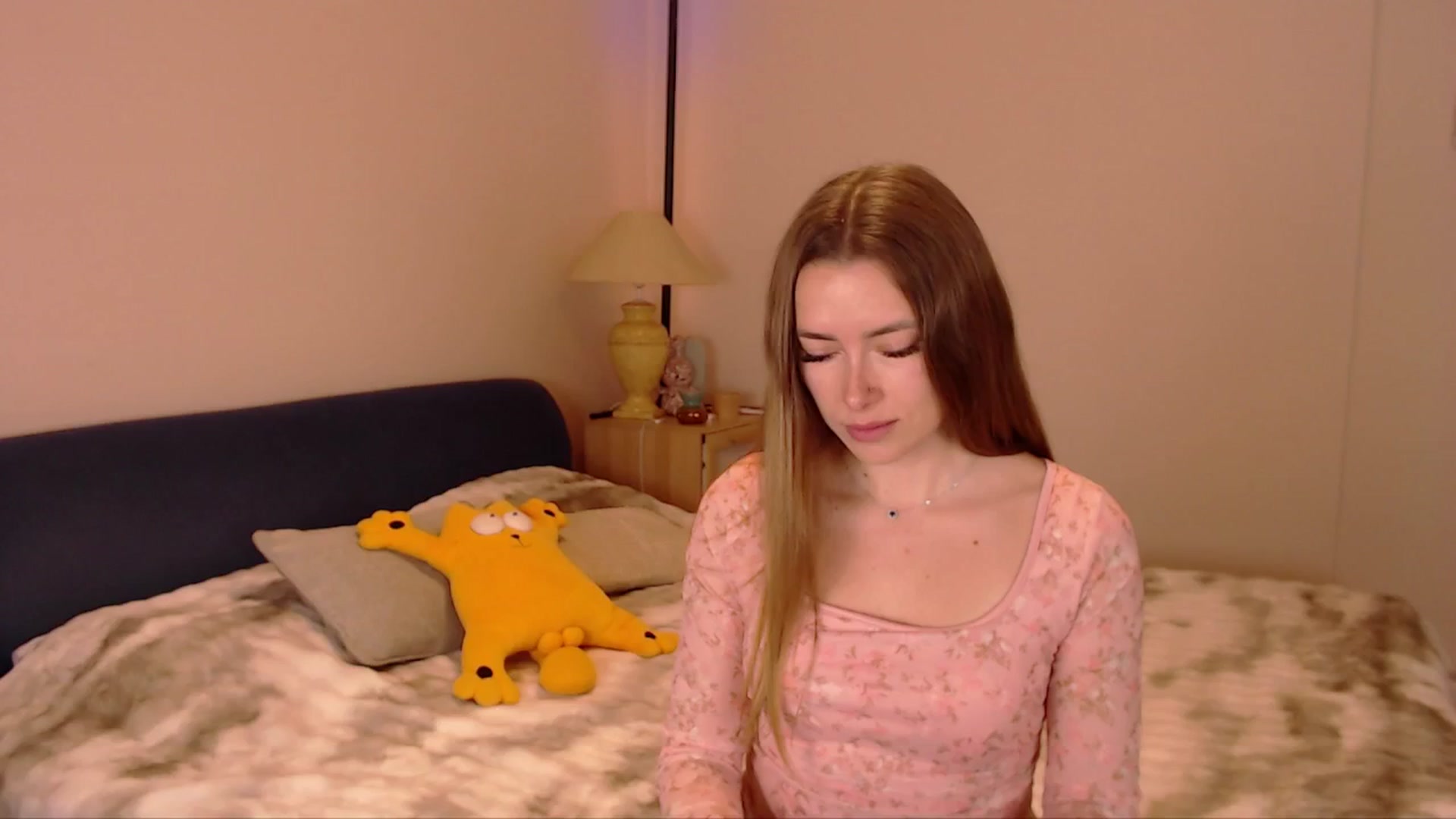 Gallery image thumbnail from SimonsWife's myfreecams stream on, 02/26/2026, 12:55 image 8 of 20