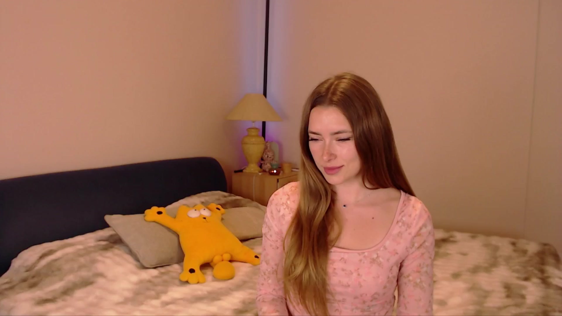 Gallery image thumbnail from SimonsWife's myfreecams stream on, 02/26/2026, 15:39 image 4 of 20