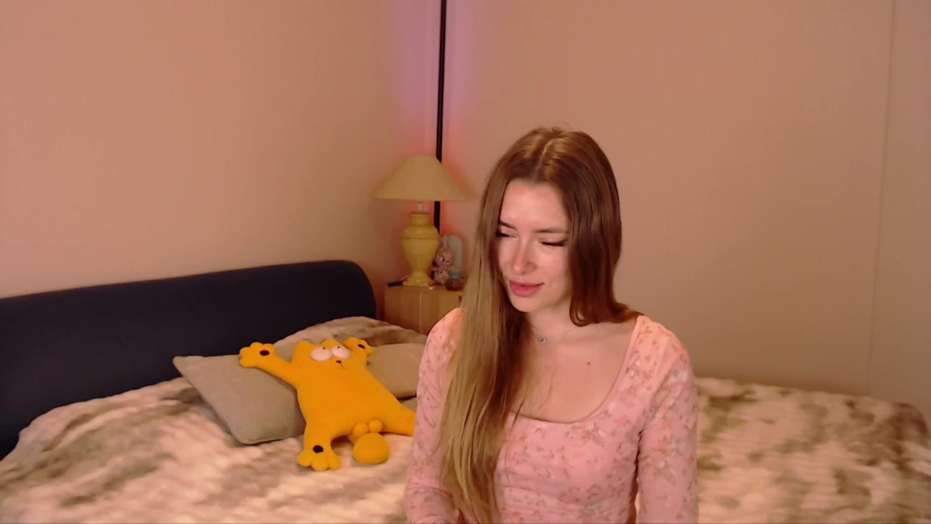 Gallery image thumbnail from SimonsWife's myfreecams stream on, 02/26/2026, 15:39 image 12 of 20